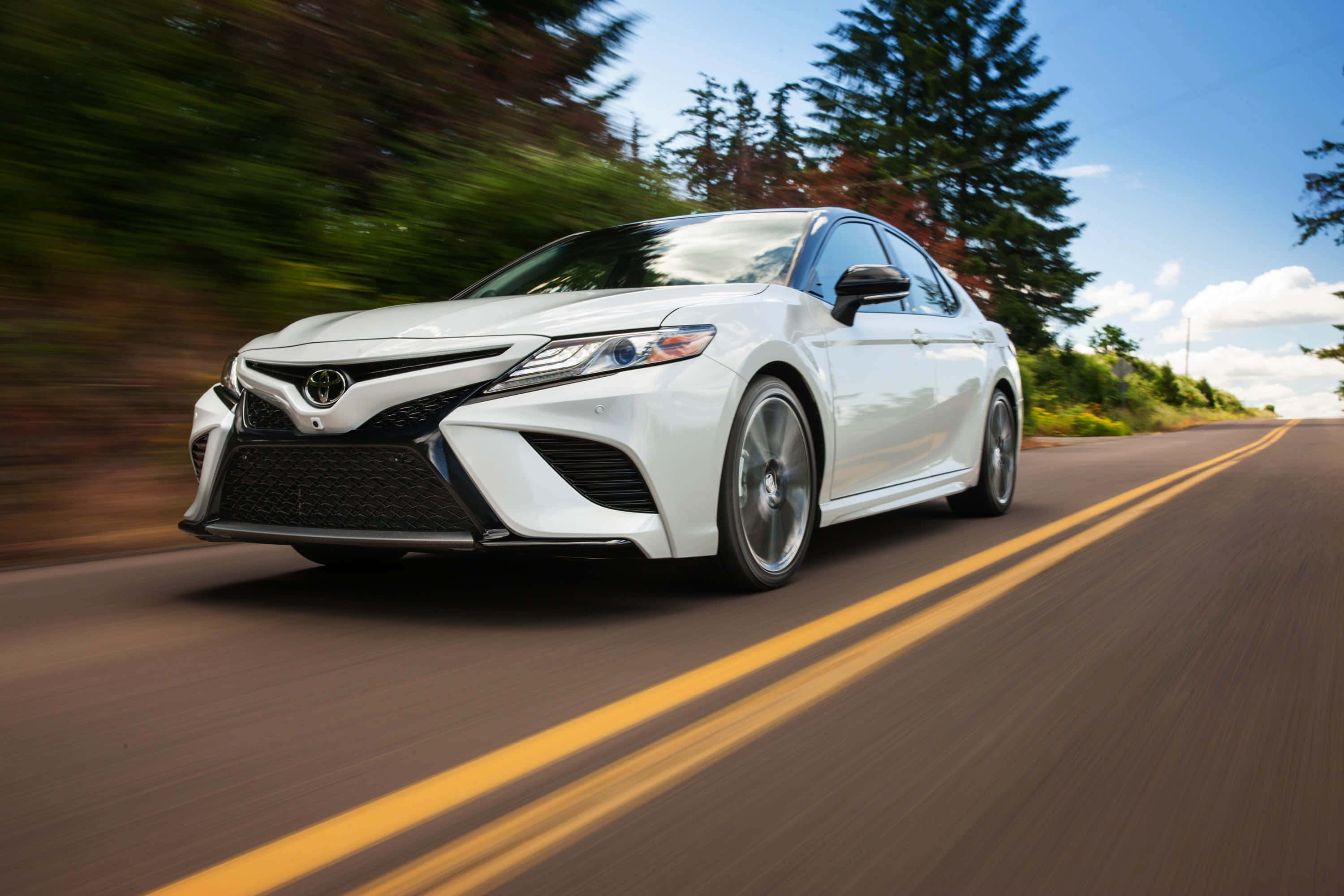 Тойота 2018 фото. Toyota Camry 2018. Toyota Camry XSE 2018. Toyota Camry XSE-70 2018. 2018 Toyota Camry XSE White.