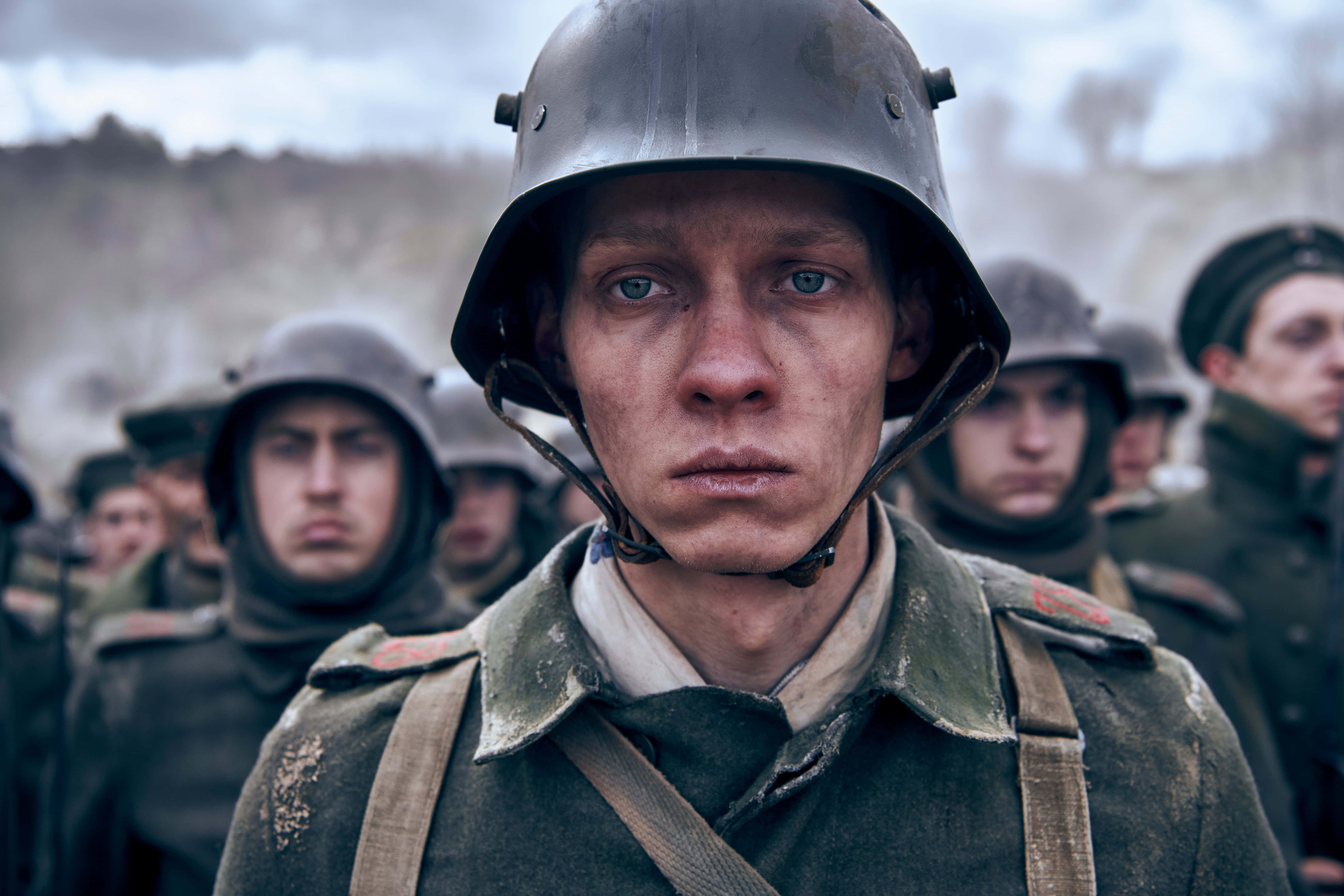 На западном фронте без перемен 2022. Феликс Каммерер. All quiet on the Western Front Netflix Tanks. All quiet on the Western Front Netflix Tanks in film.