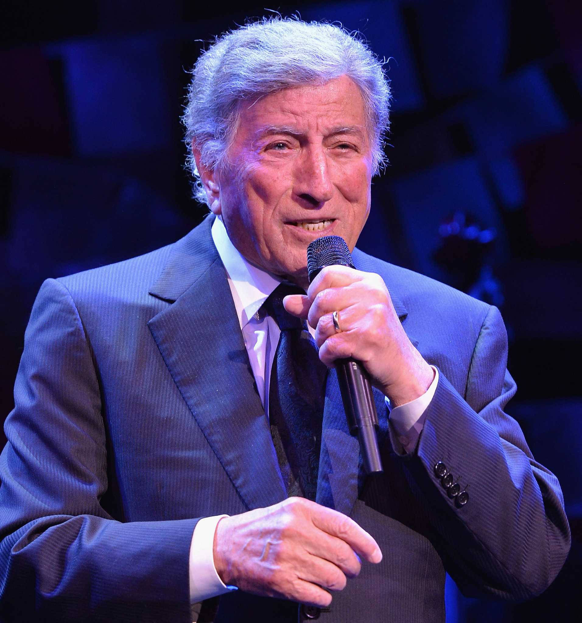 Download Best American Performer Tony Bennett Wallpaper | Wallpapers.com