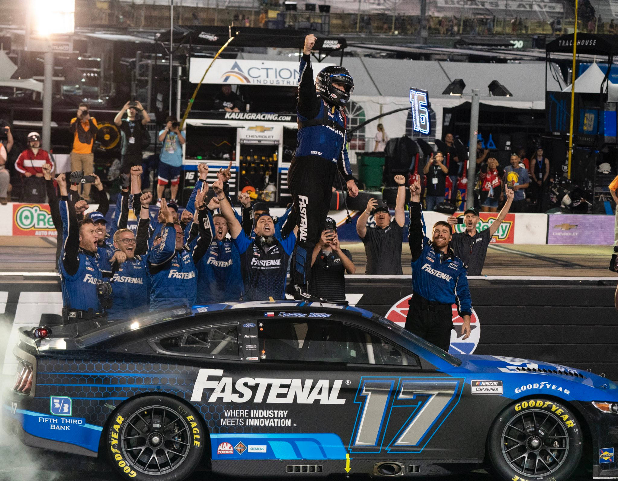 Chris Buescher Wallpaper Kostenlos Downloaden, [100+] Chris Buescher