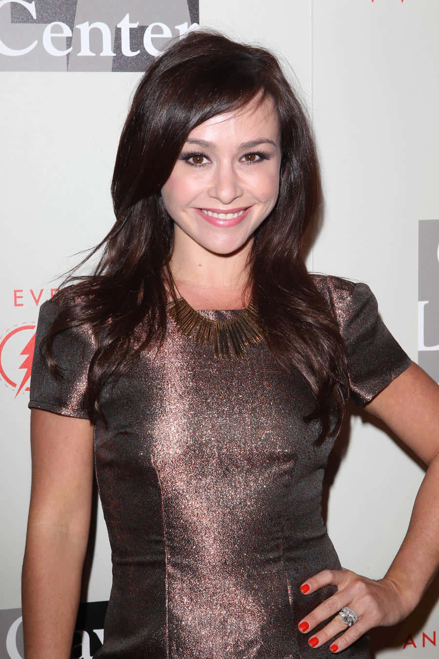 Download Danielle Harris 900 X 1350 Wallpaper Wallpaper | Wallpapers.com