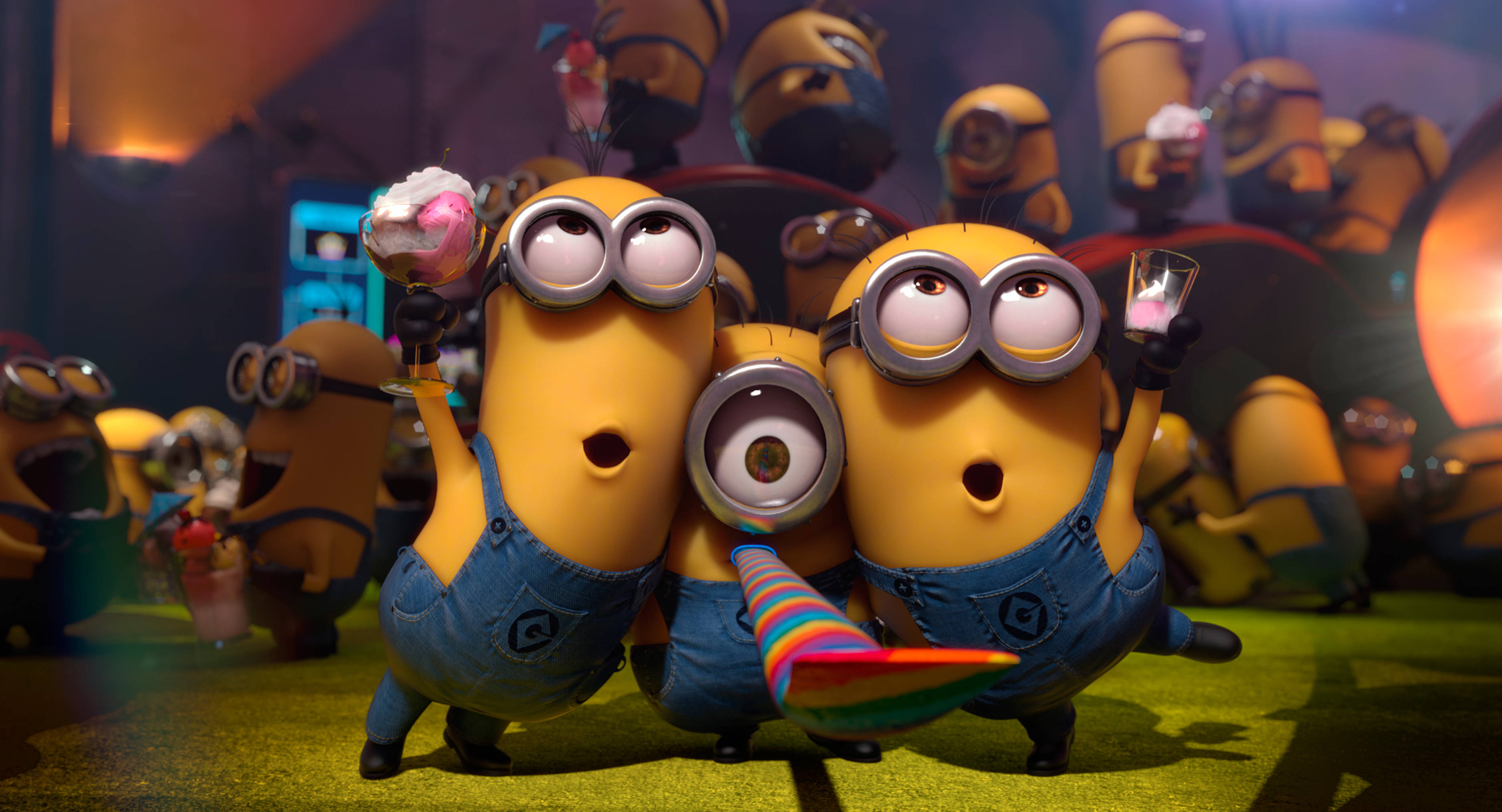 Download Despicable Me Party Minions Wallpaper 
