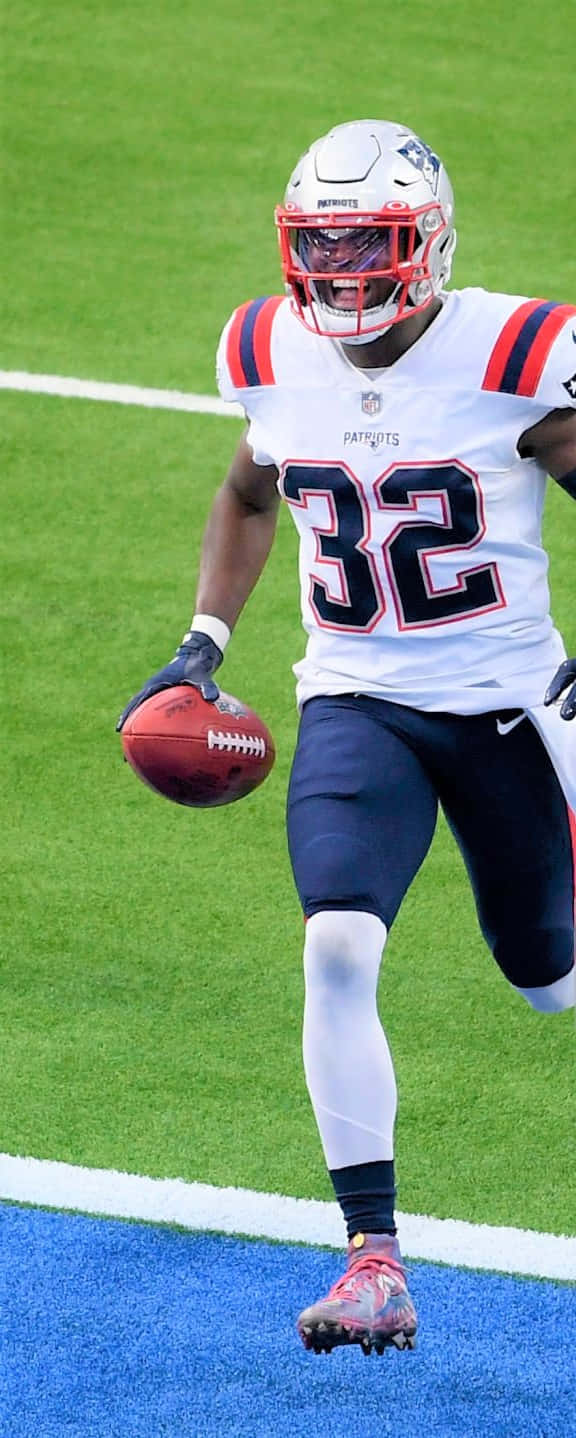 Download Devin Mccourty 576 X 1438 Wallpaper Wallpaper | Wallpapers.com