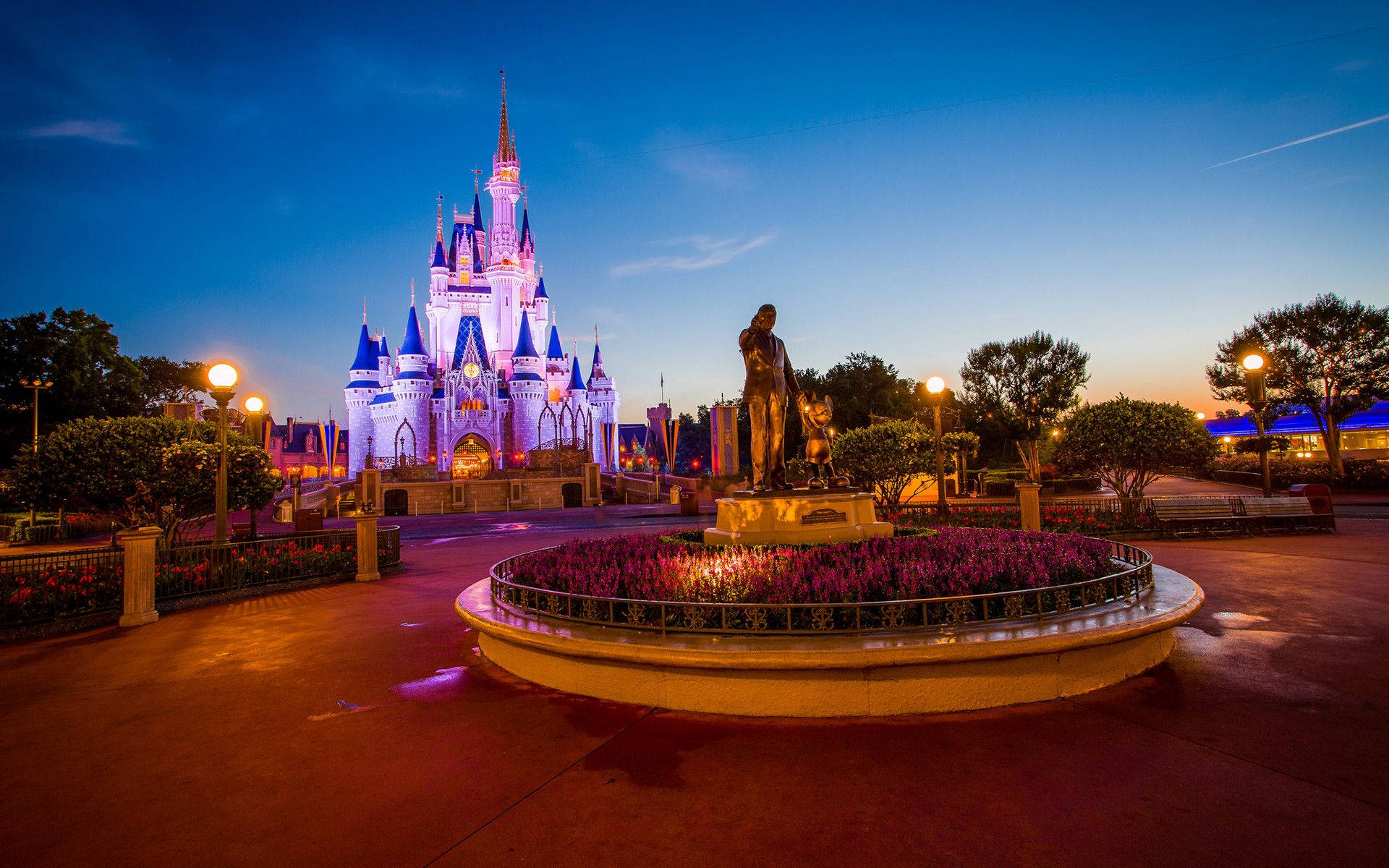 Disney World's Golden Partners Statue Background