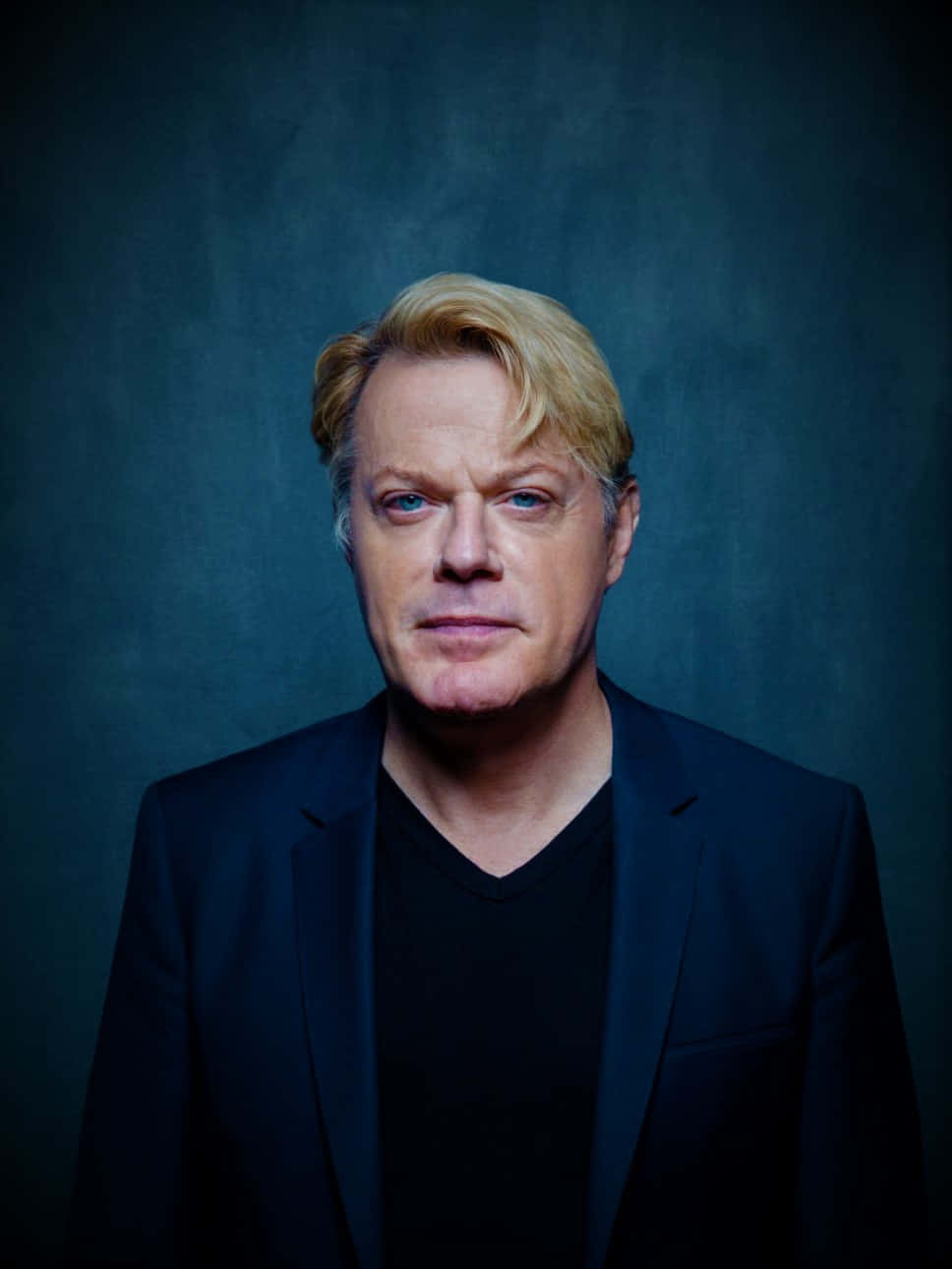Download Eddie Izzard 968 X 1290 Wallpaper Wallpaper | Wallpapers.com