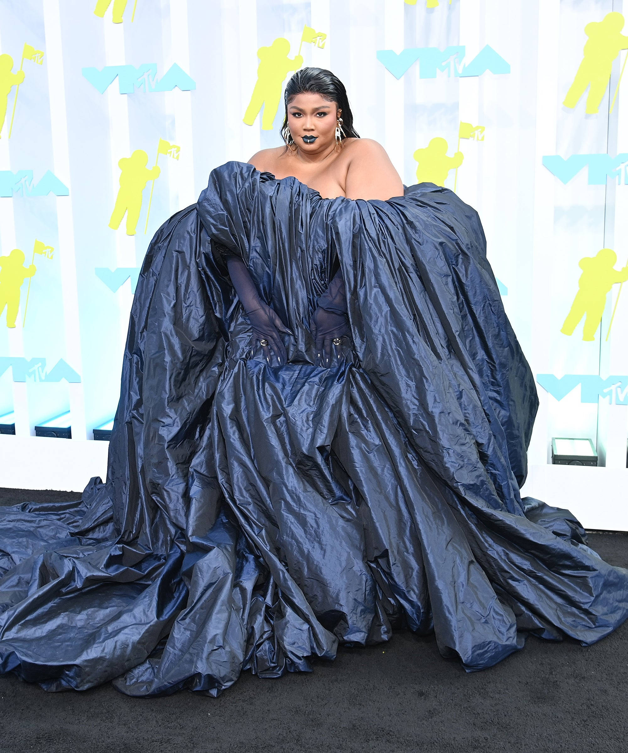 Download Fat Black Woman Lizzo Gown Wallpaper