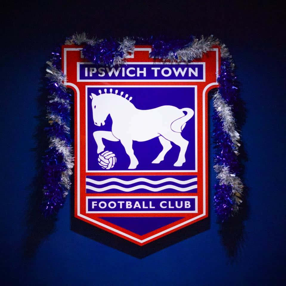 Лидс ипсвич таун. Ипсвич. Ипсвич Таун. Ipswich Town FC эмблема. Футбольный клуб Ипсвич Таун.