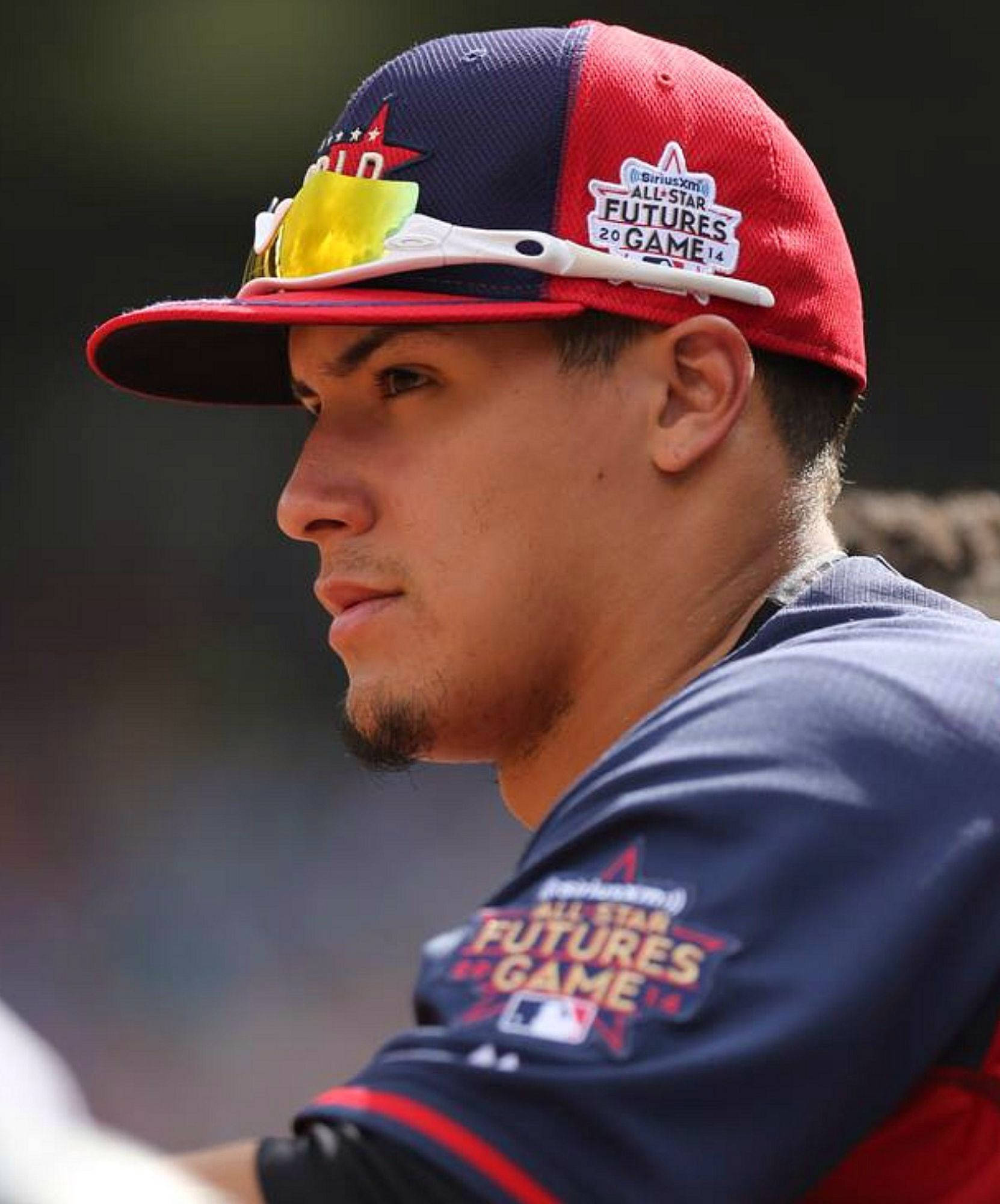 Downloaden Javier Baez Candid | Wallpapers.com