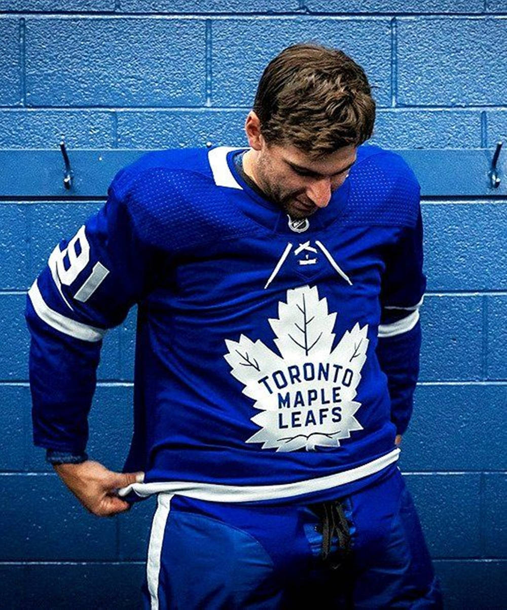 Download John Tavares Toronto Maple Leafs Jersey Wallpaper