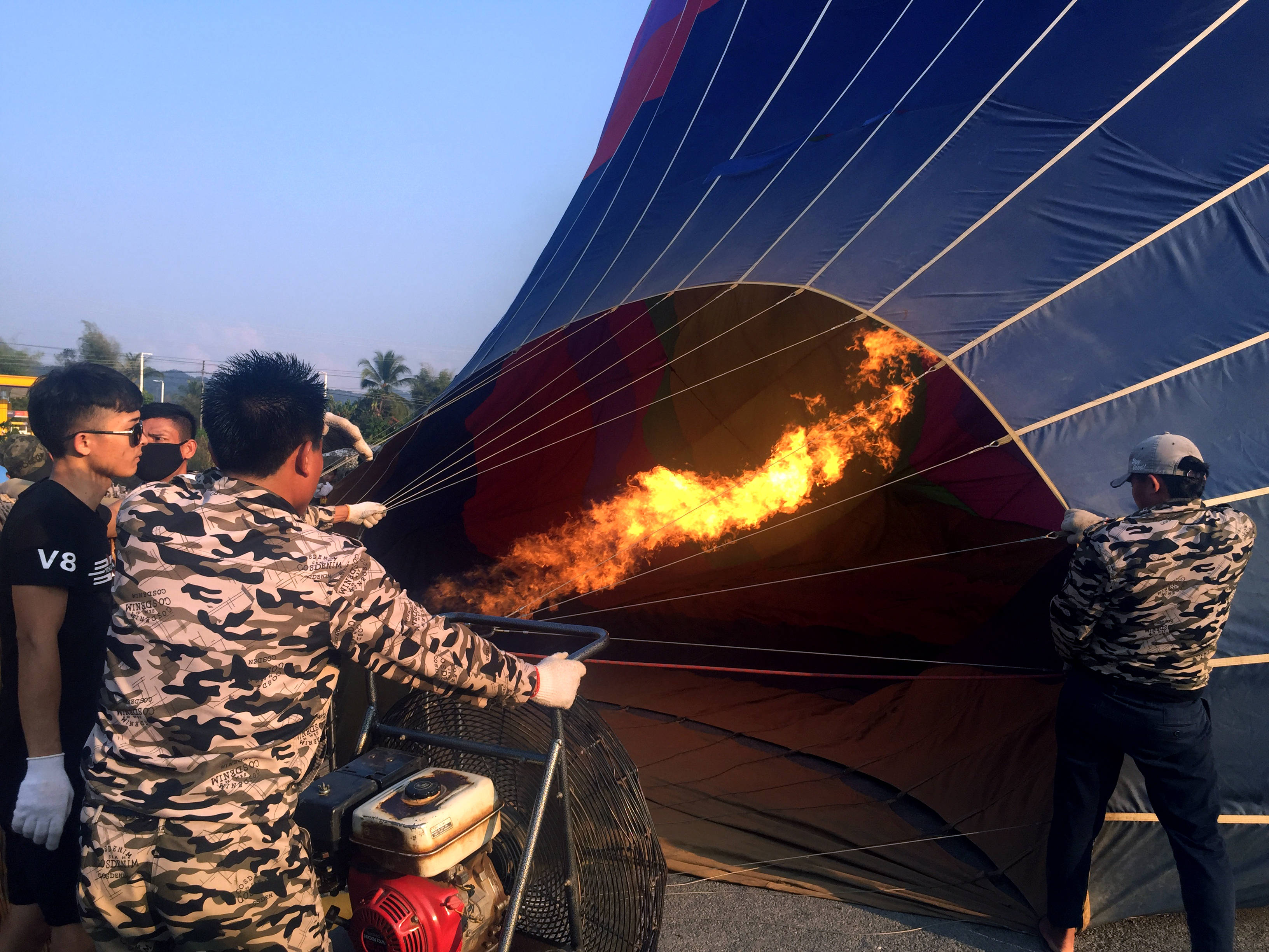 Download Laos Hot Air Balloon Wallpaper 