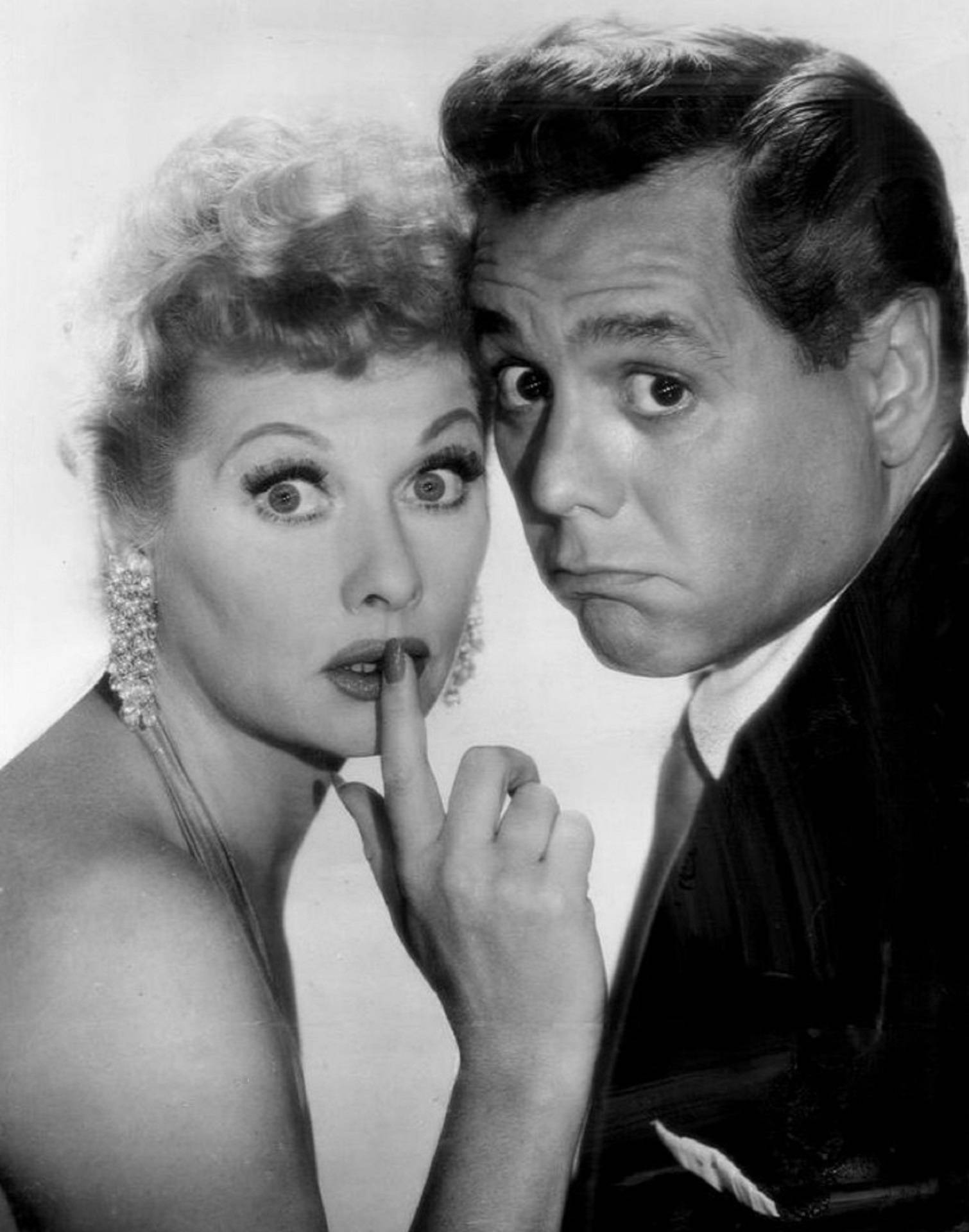 Download Lucille Ball And Desi Arnaz Playful Photo Wallpaper 2510