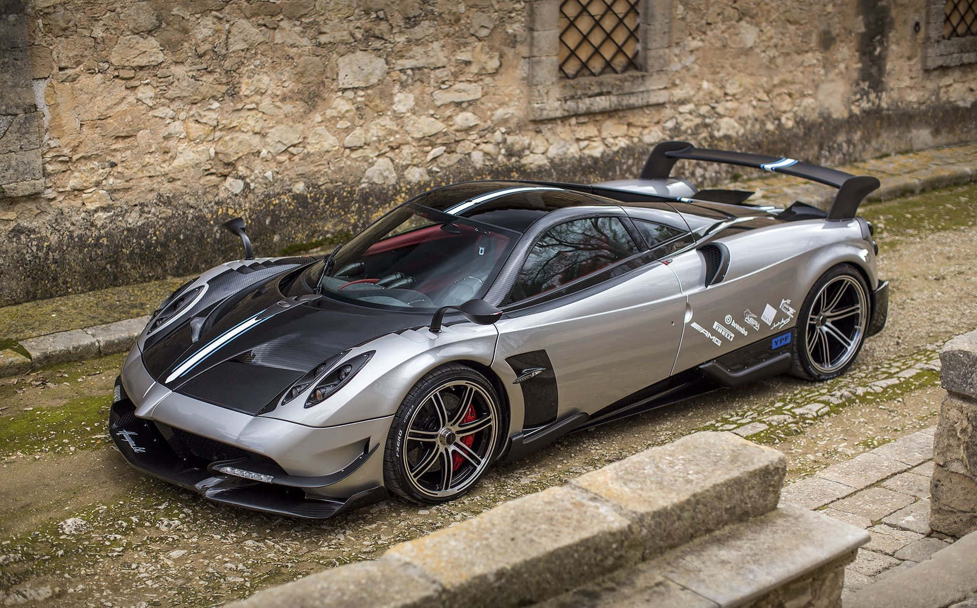 Pagani Huayra серая