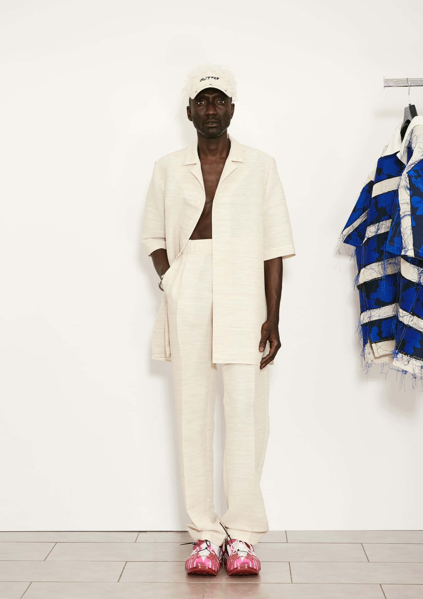 Download Minimalist Fashion Statement Wallpaper | Wallpapers.com