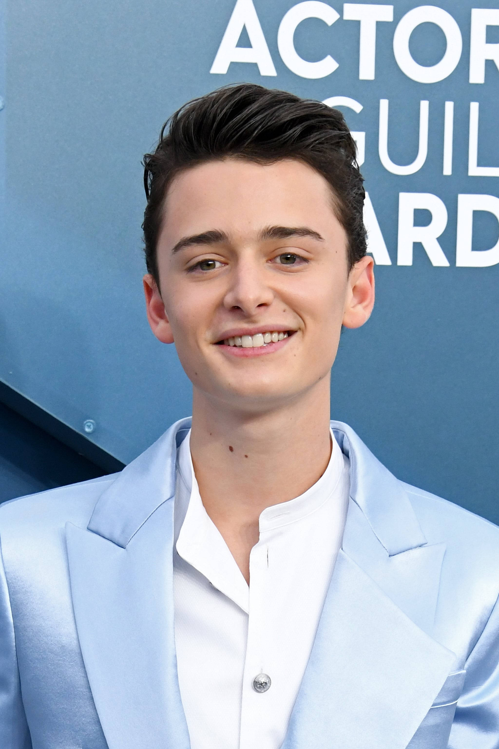 Download Noah Schnapp At Screen Actors Guild Awards Wallpaper ...