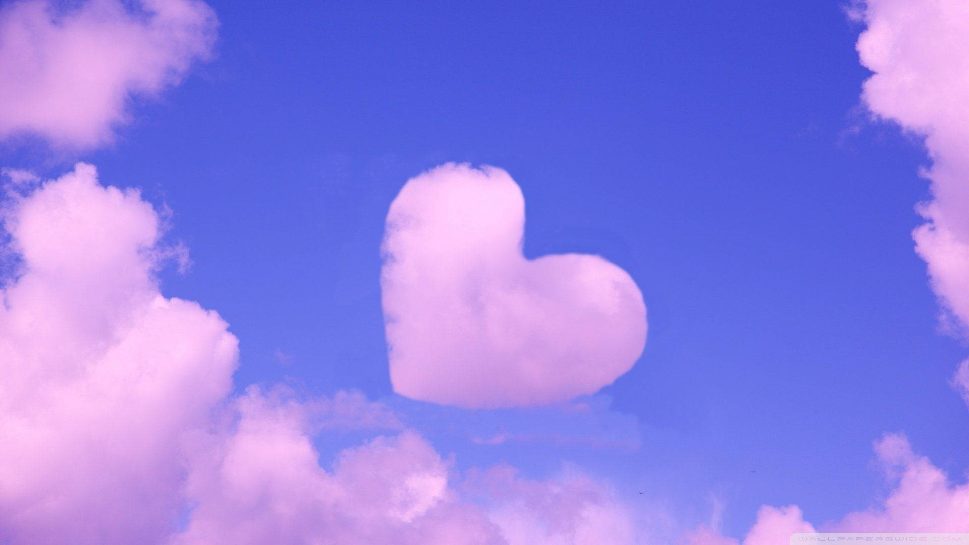 Pretty Heart Cloud Image Background