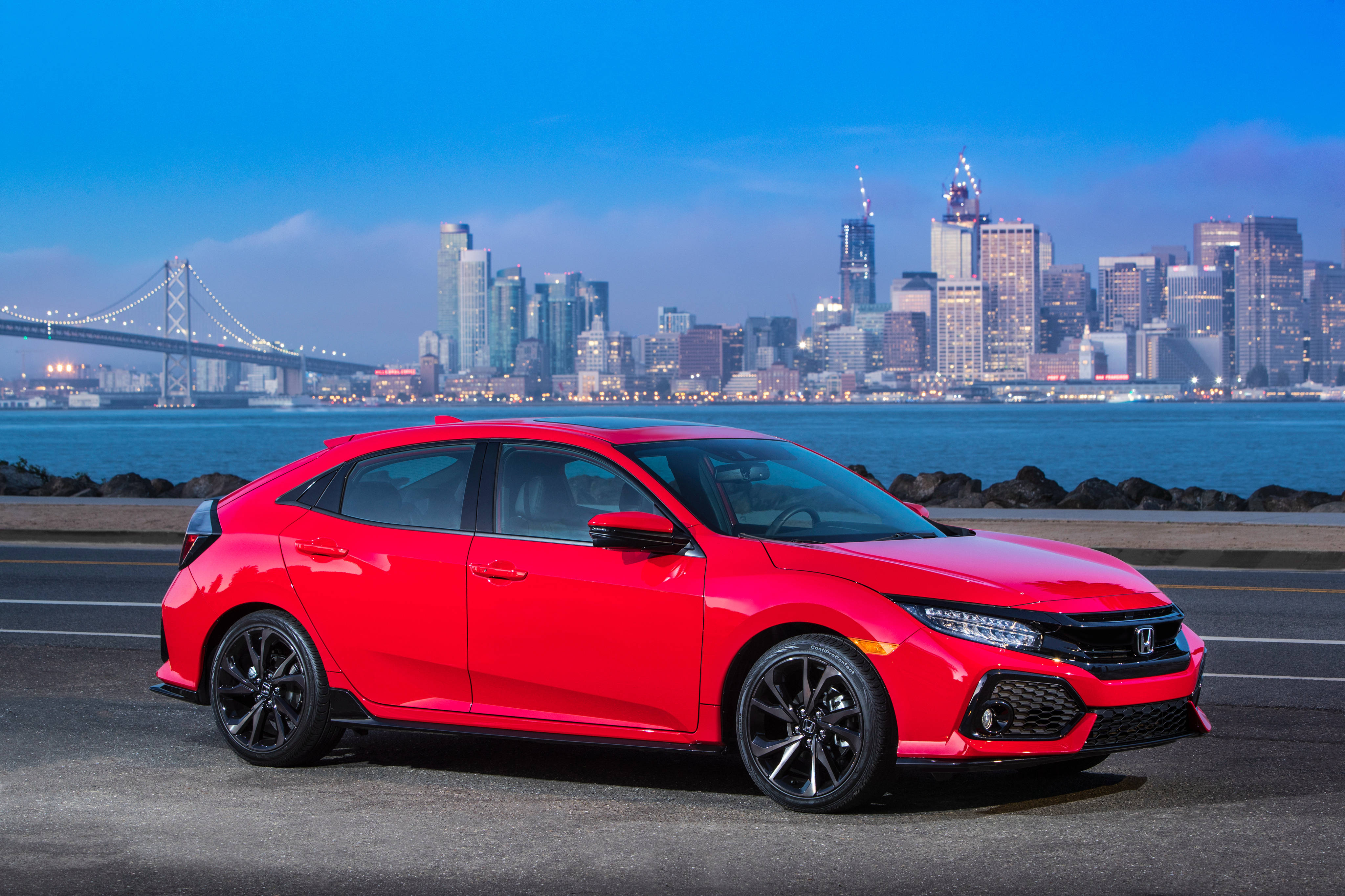 Download Red 4k Honda Civic City View Wallpaper 