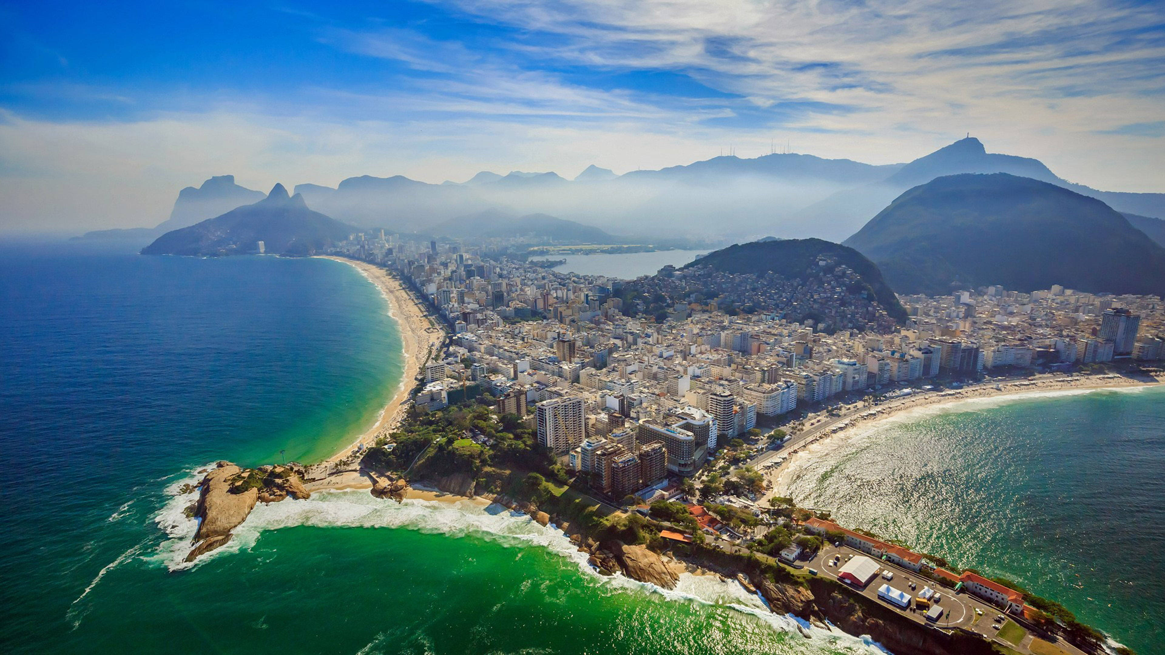 Бразилия омывается океанами