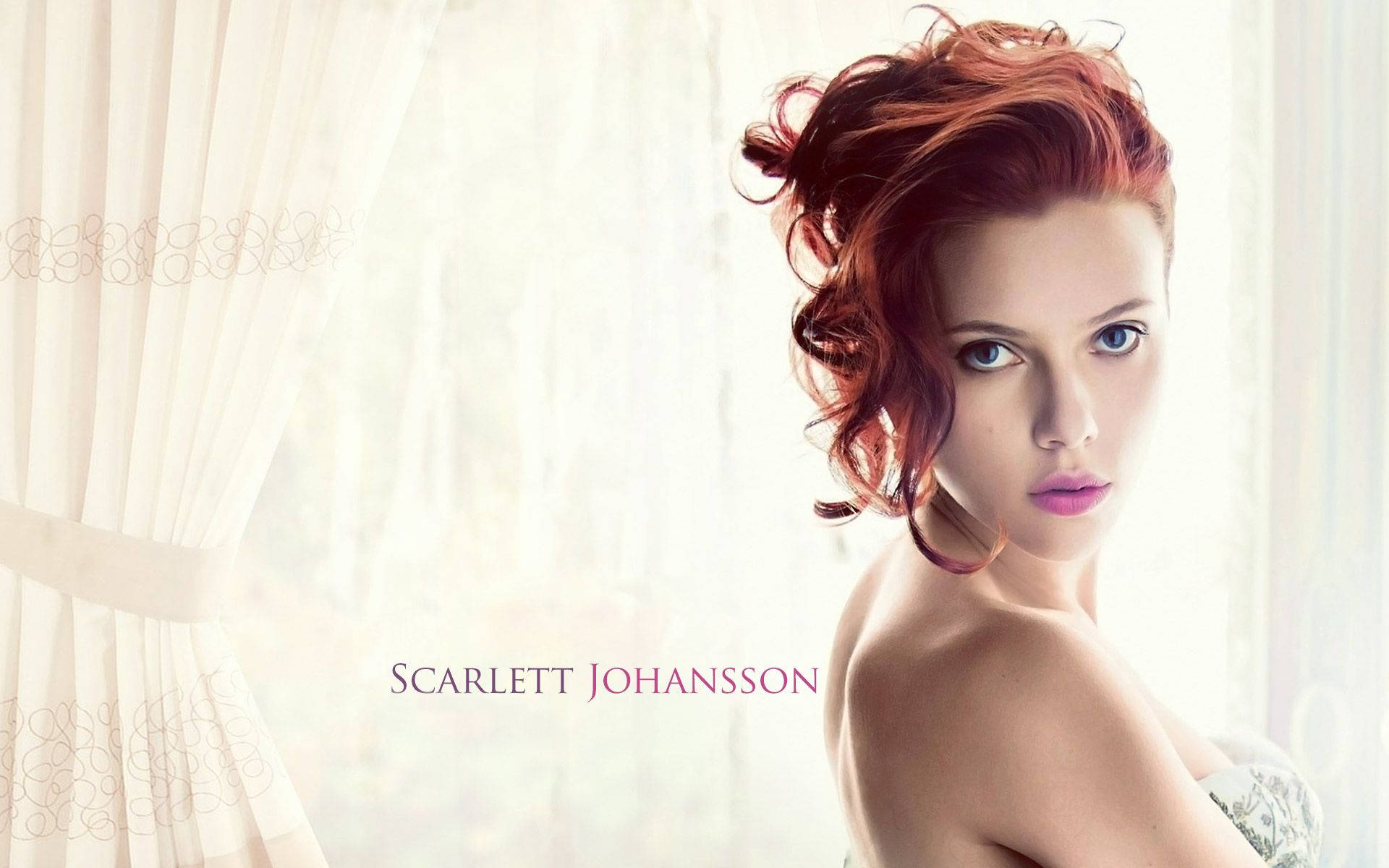 Download Scarlett Johansson Wallpaper