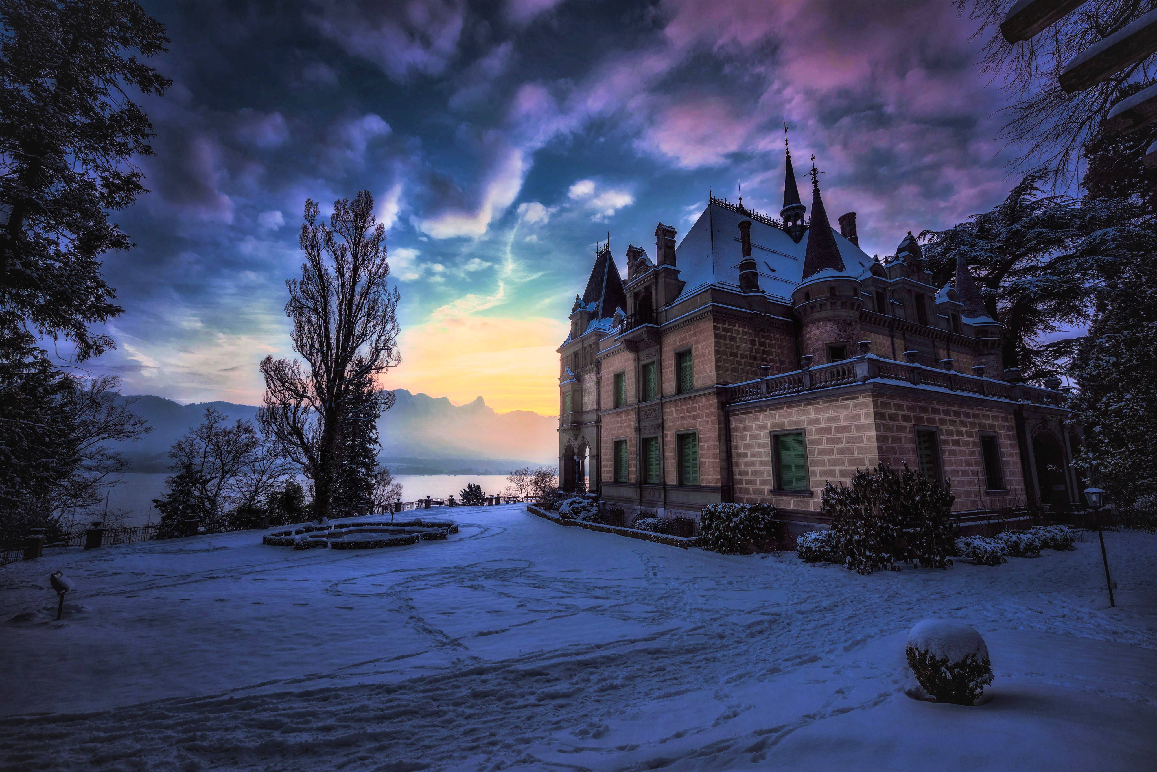 Download Snowy Hunegg Castle Switzerland Wallpaper 