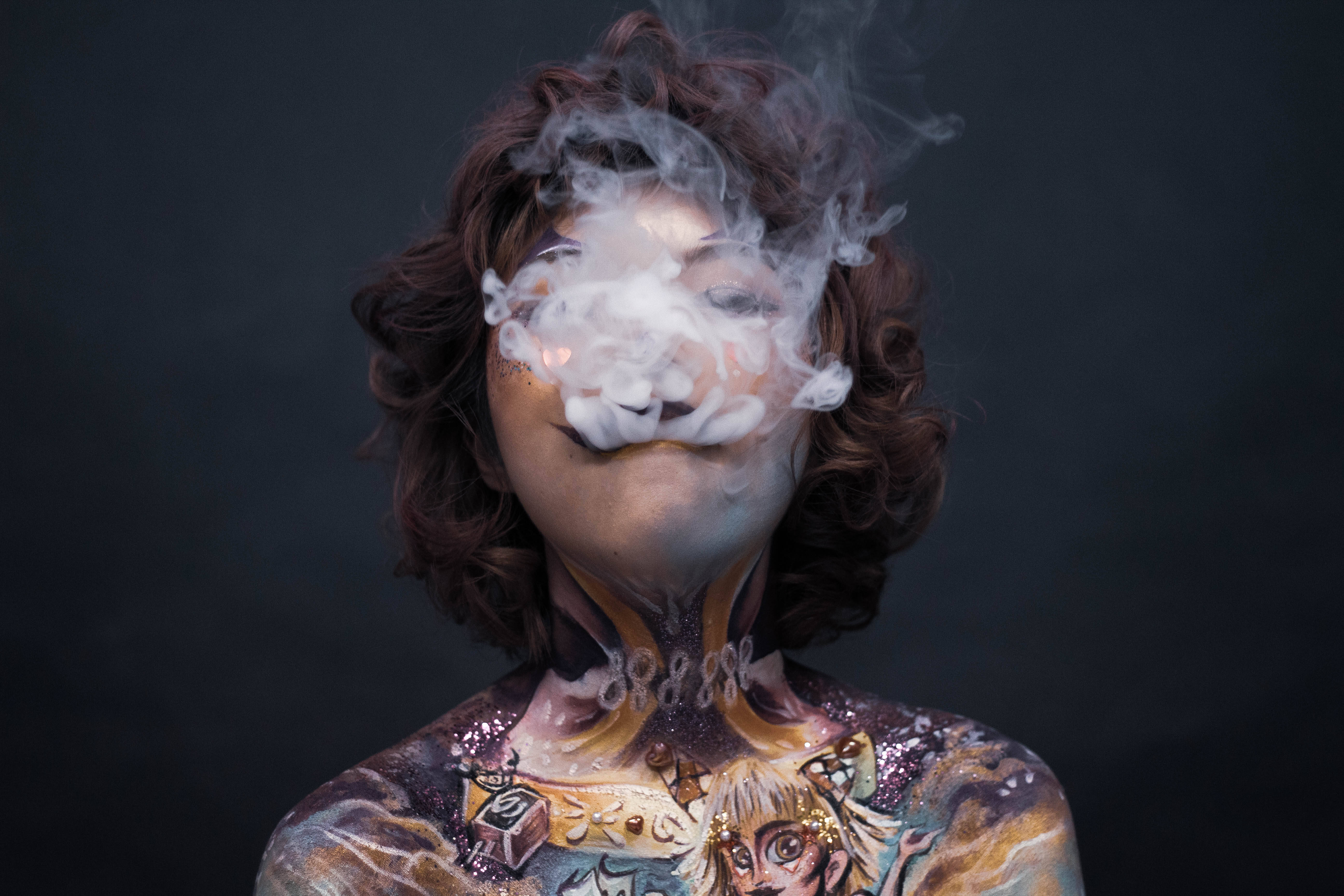 Download Tattooed Girl Smoking Wallpaper 