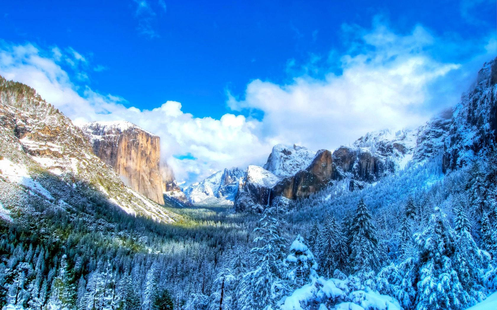 Yosemite Mountains In Snow Background