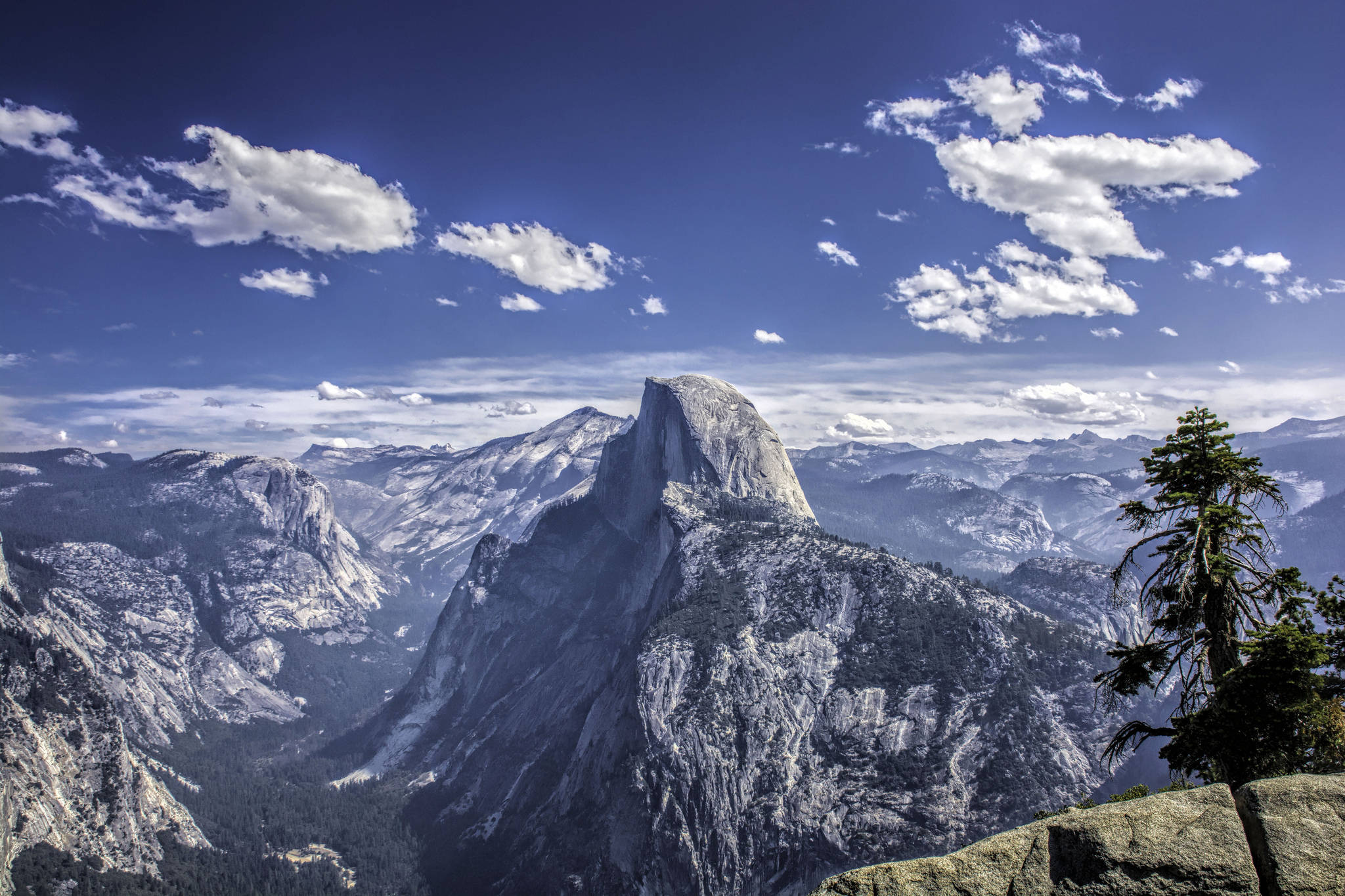 Yosemite Snowy Mountain Background