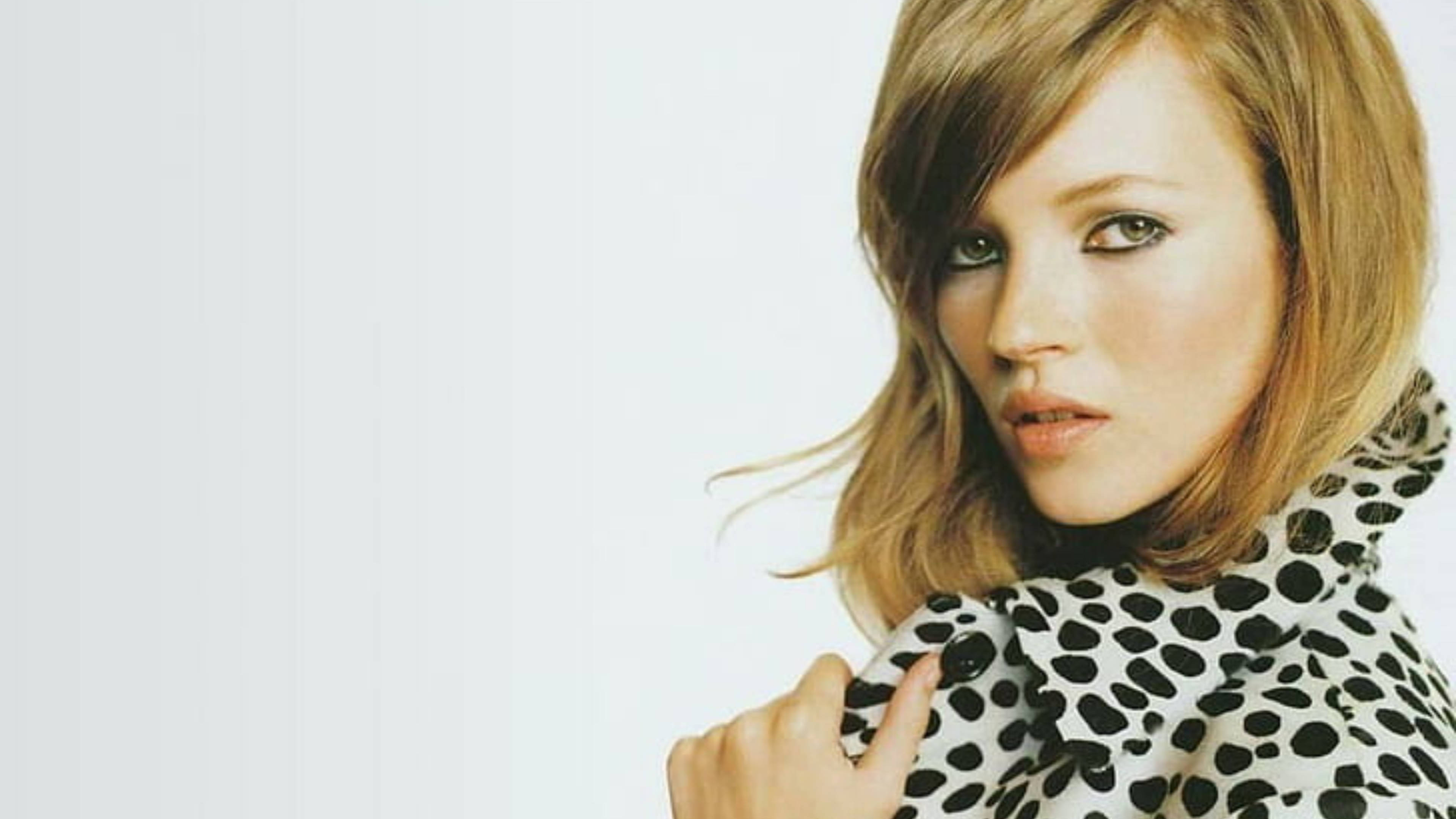 Download Young Kate Moss Wallpaper | Wallpapers.com