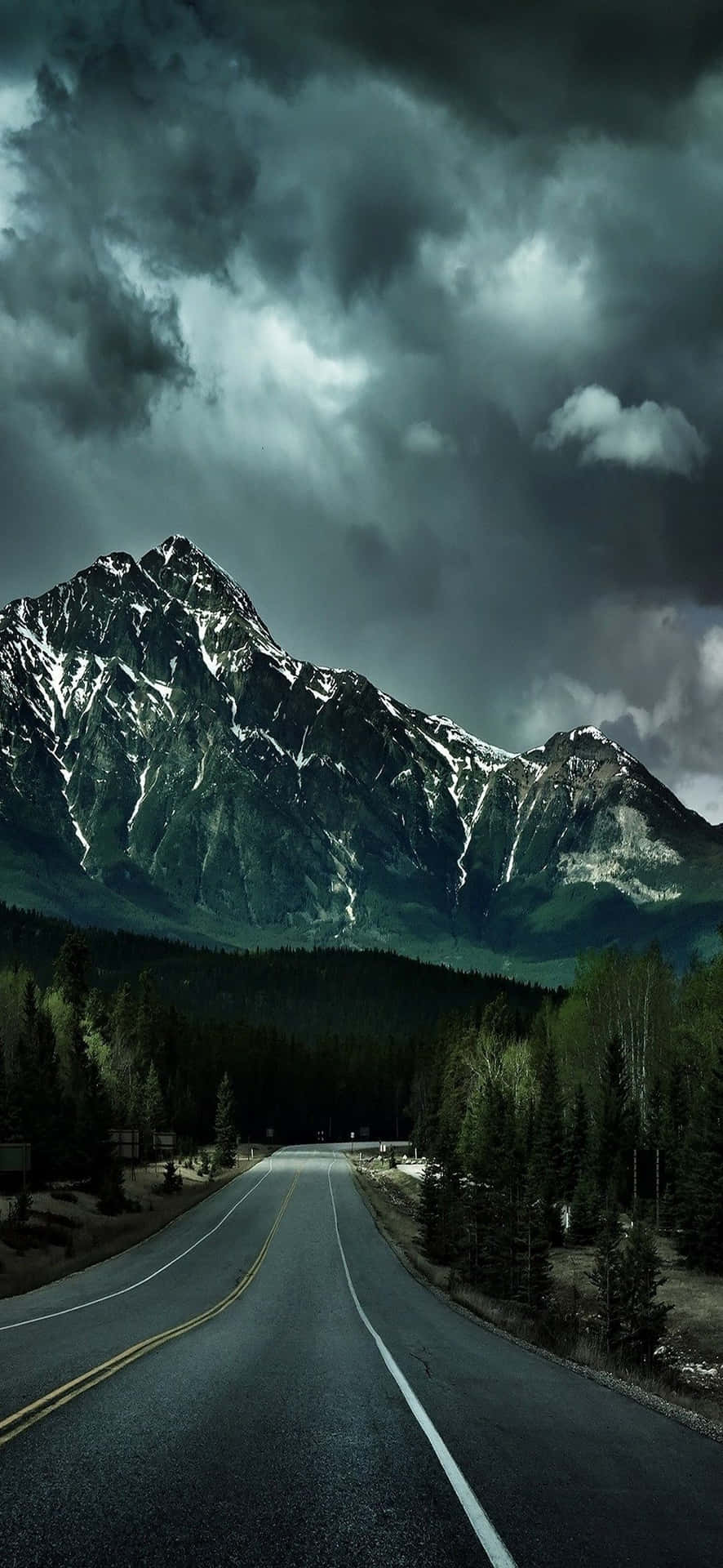 1080x2340 4k Canadian Rockies Mountain Range Wallpaper