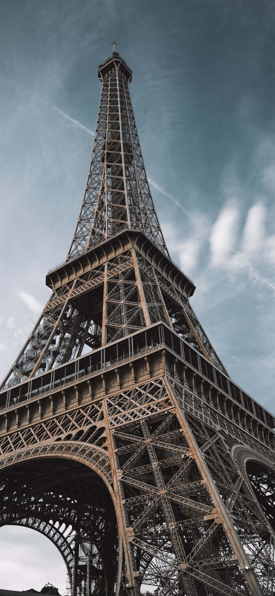 1170x2532 Eiffel Tower Upshot Wallpaper