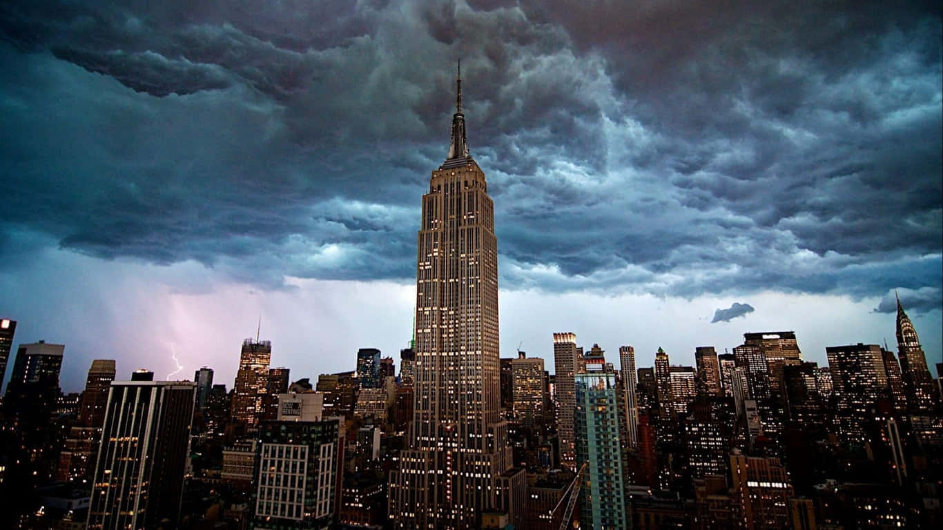 Capture the City in an Empire State Building Photo