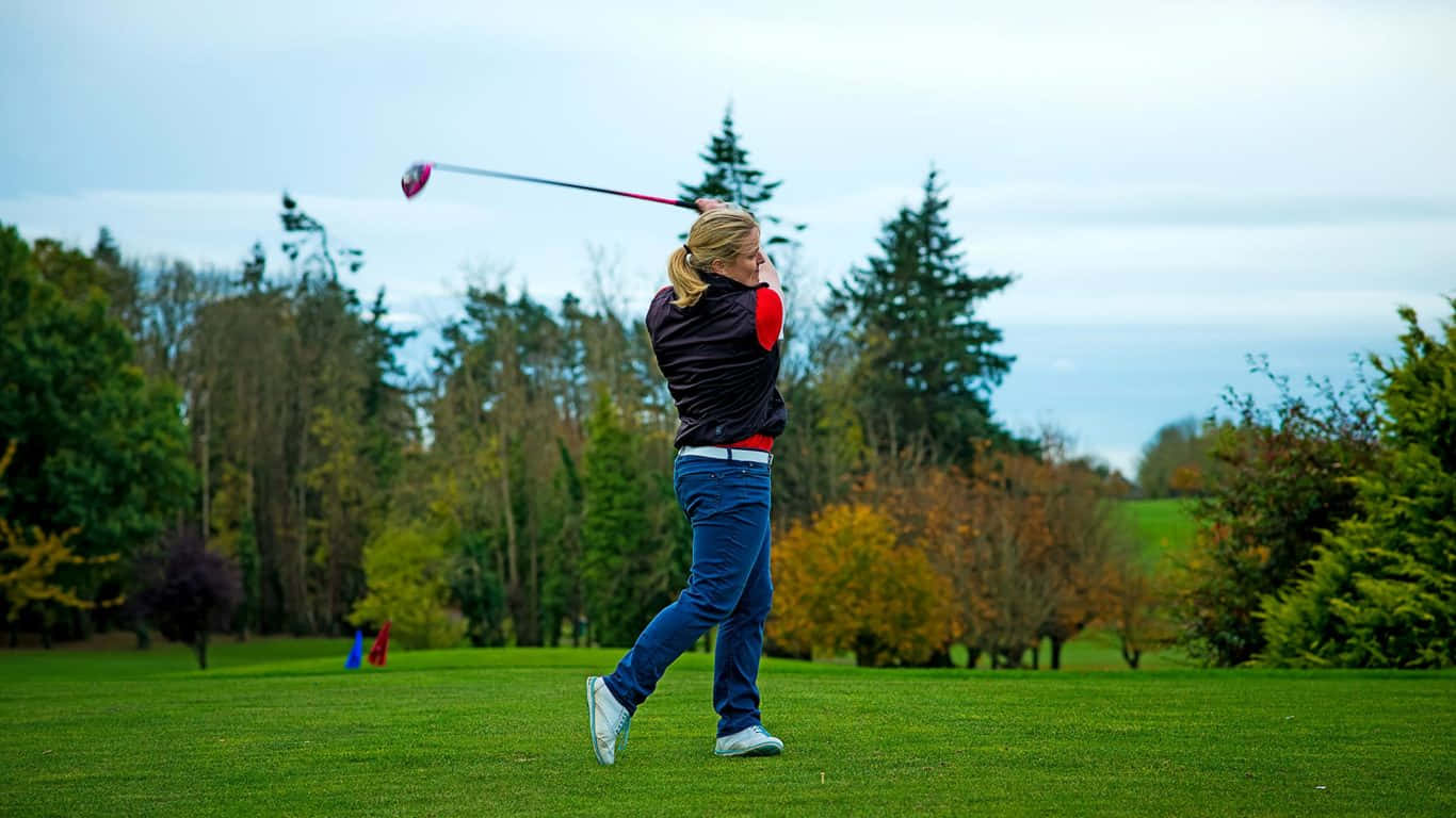 Immaginecampo Da Golf In Una Giornata Di Sole