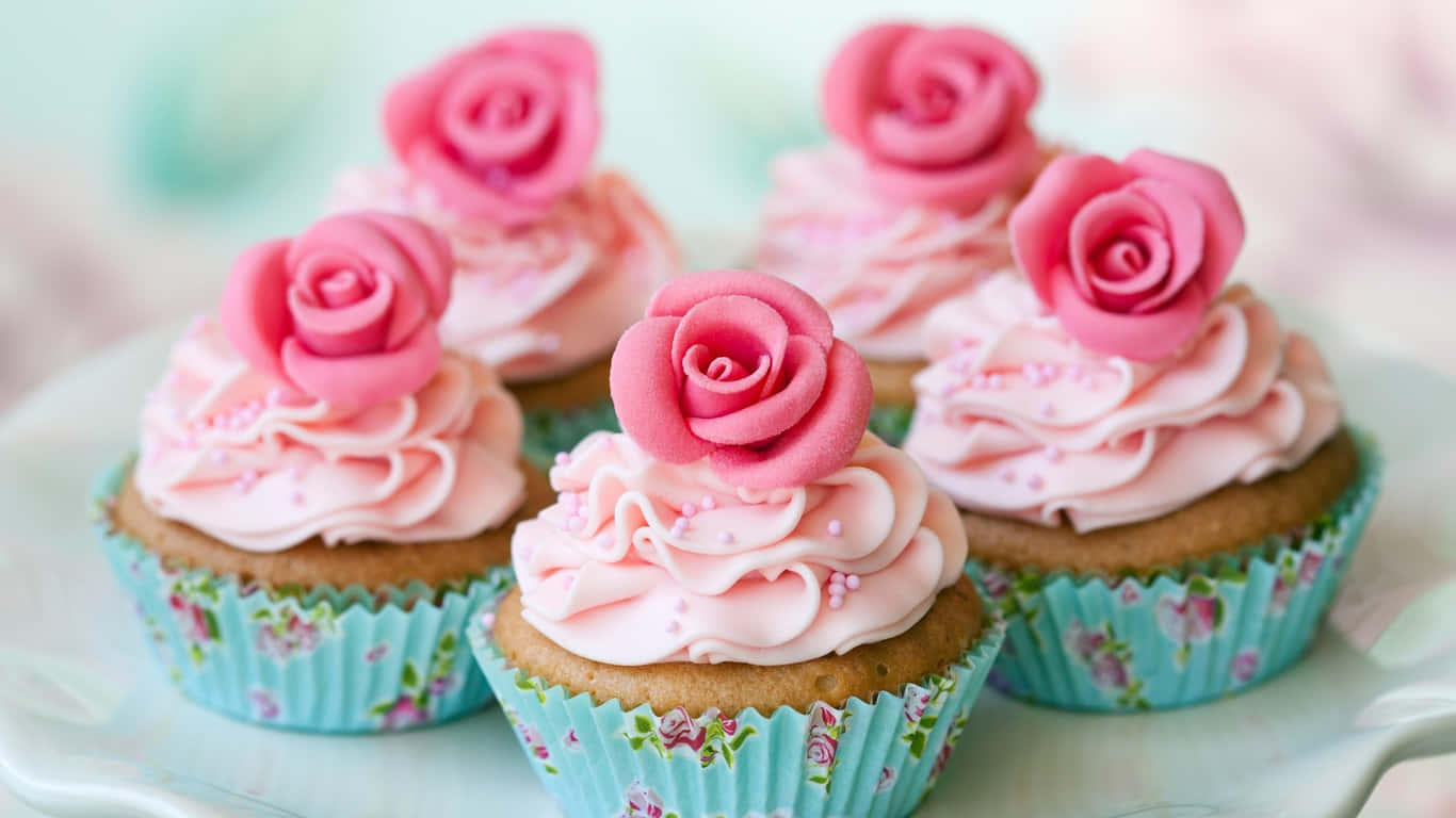 Entallrik Med Cupcakes Dekorerade Med Rosa Rosor