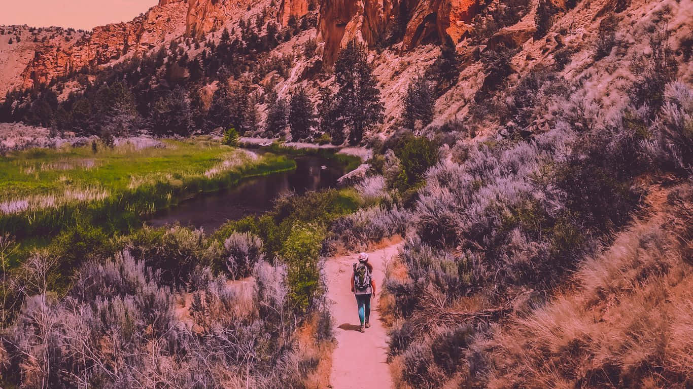 1366x768 Travel In Smith Rock State Park Background