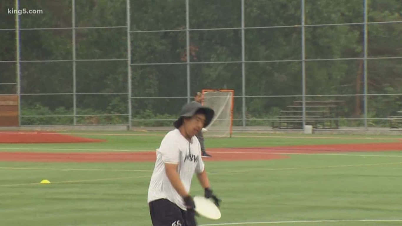 Professional Ultimate Frisbee player in action