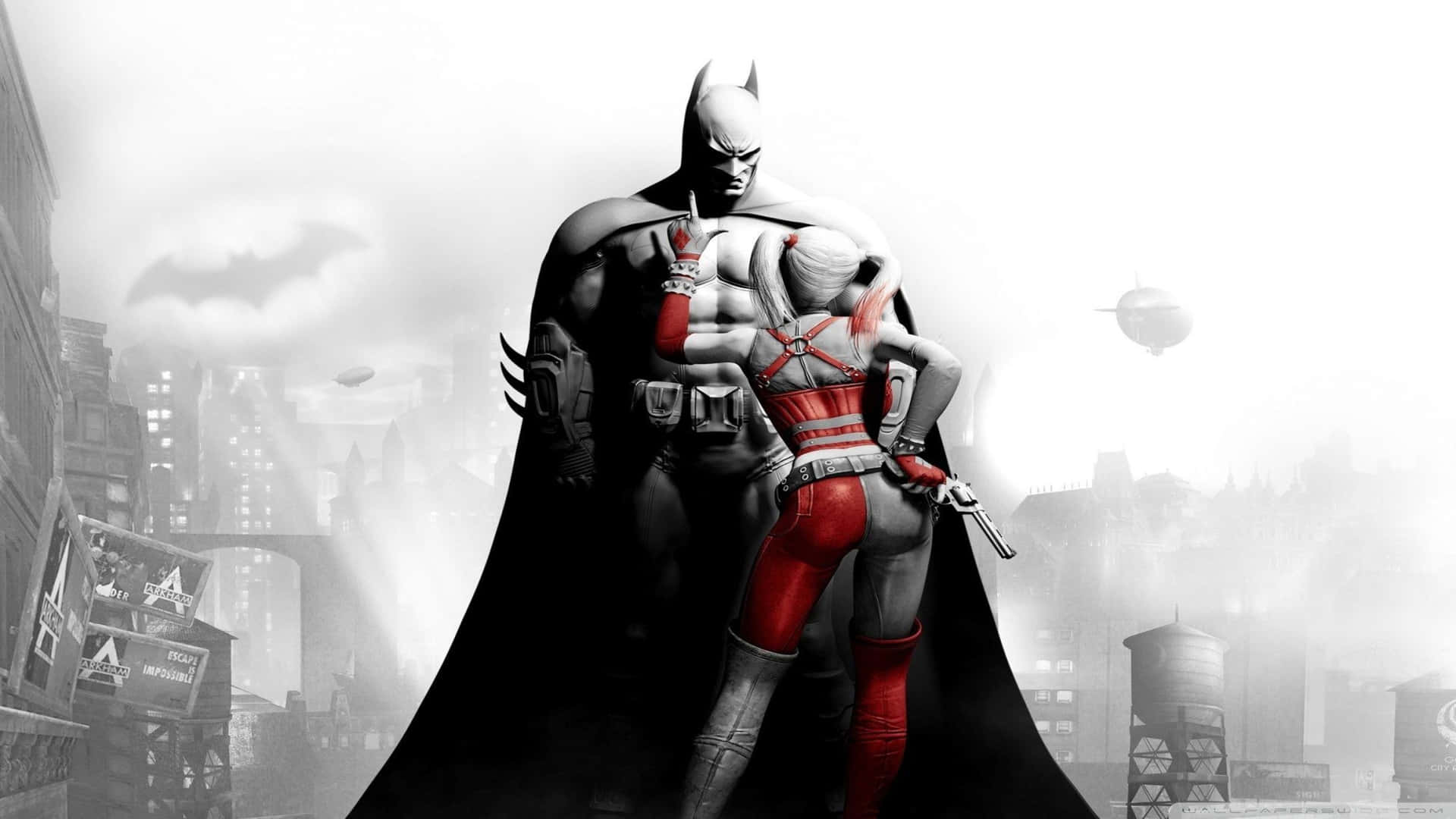 Unadonna E Un Uomo Con Un Costume Di Batman In Piedi Uno Accanto All'altro