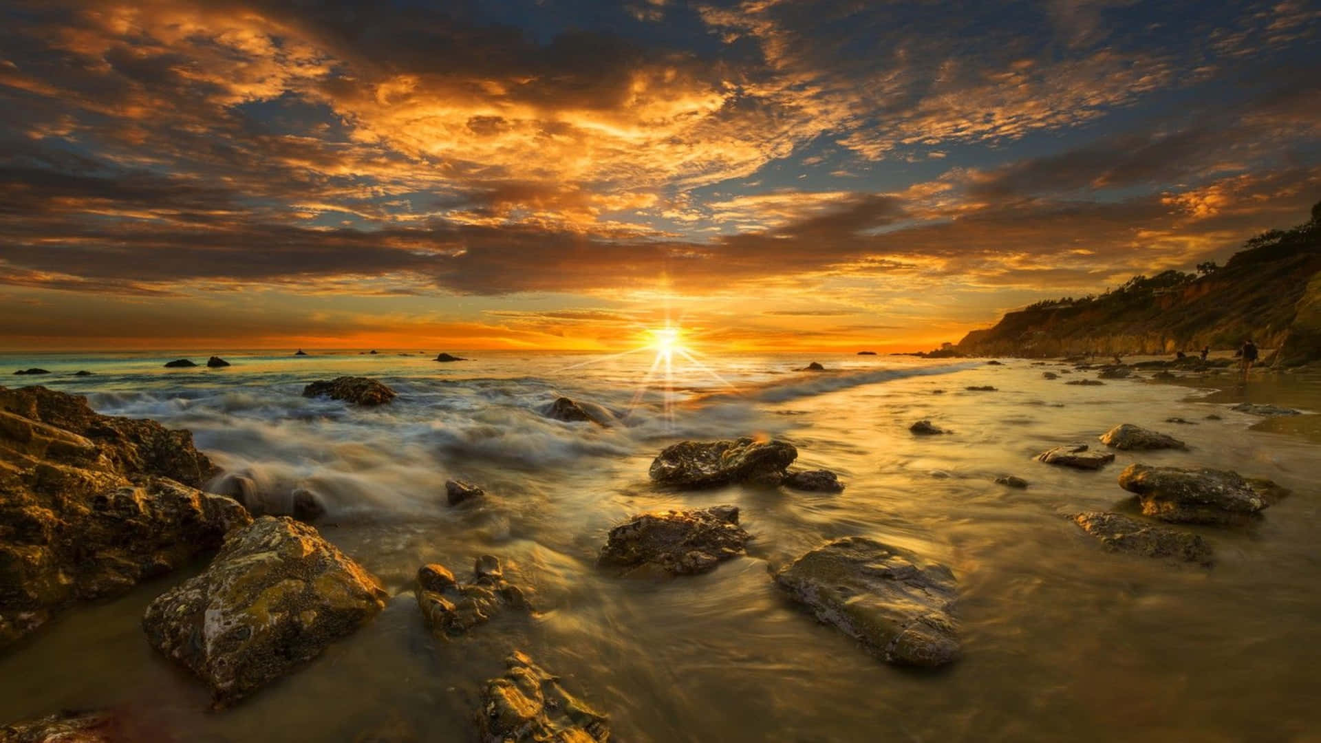 1440p Malibu Seashore Sunrise Background