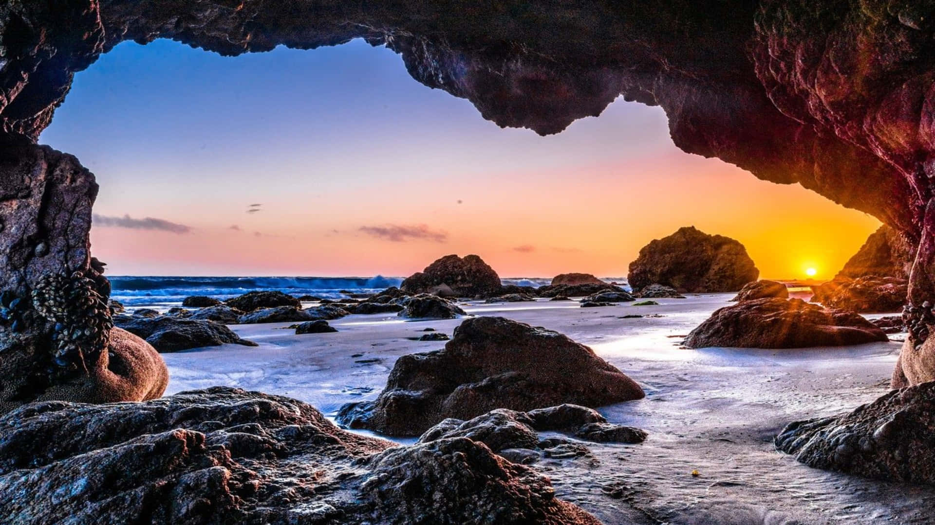1440p Malibu Ocean Rock Cave Background