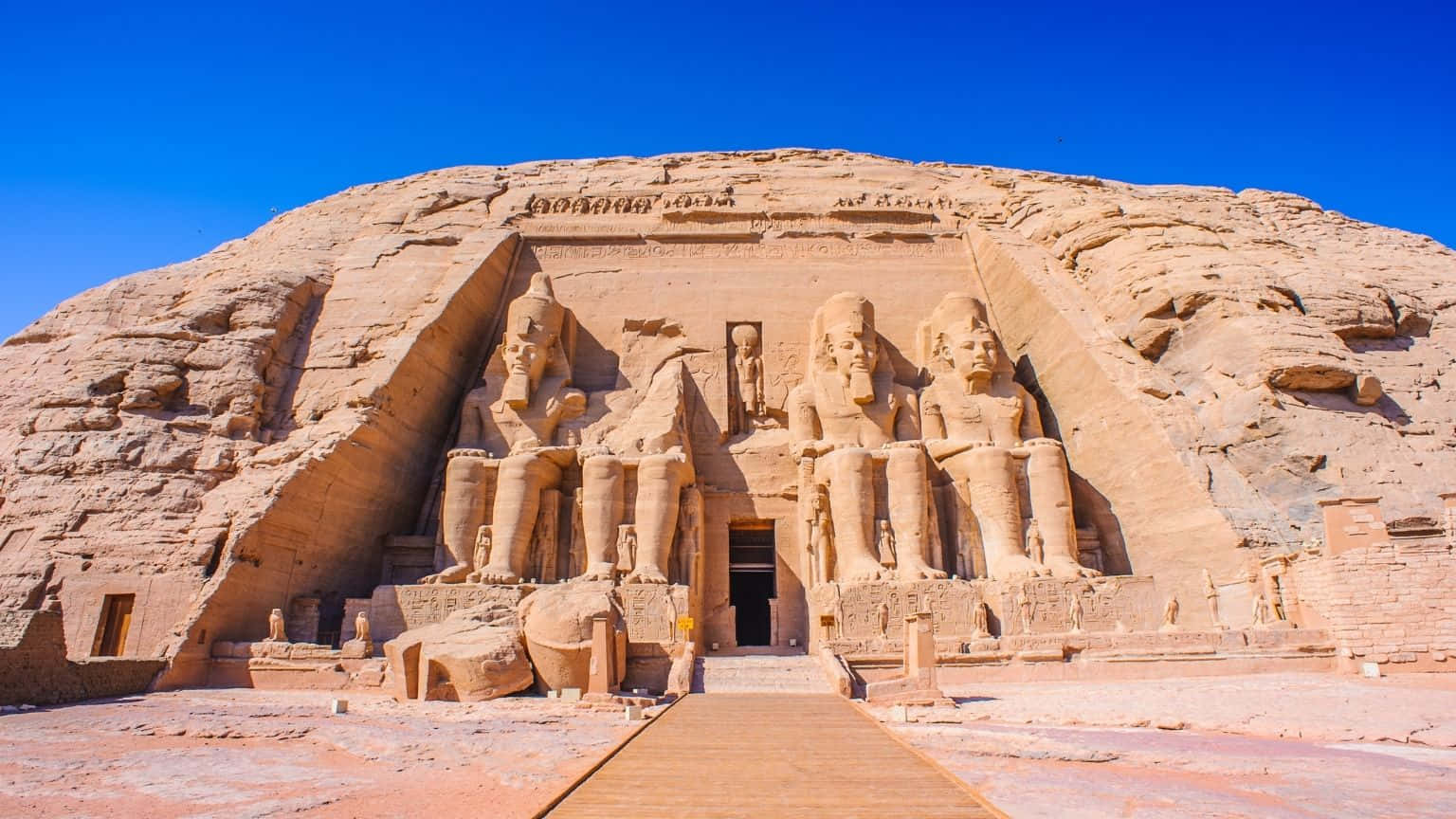 The Entrance To The Abu Simbel Temple Wallpaper