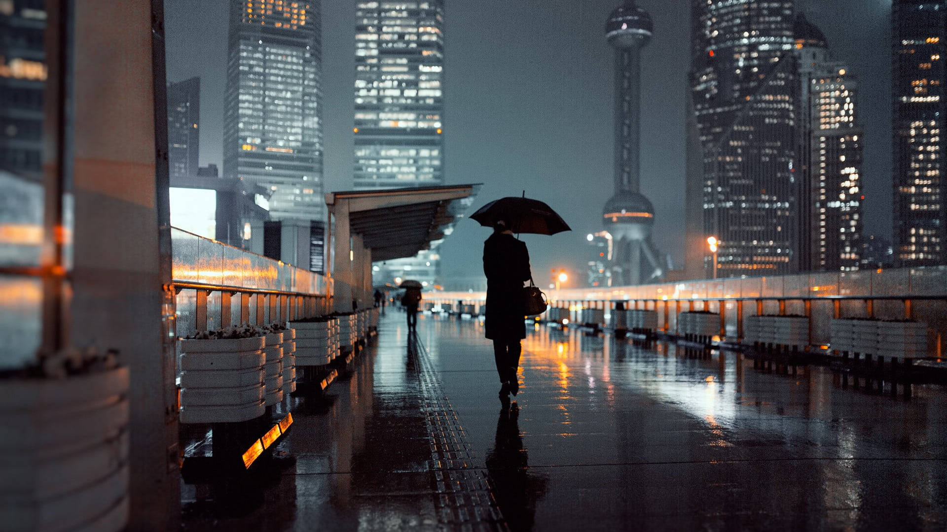1920 X 1080 Night City Woman With Umbrella