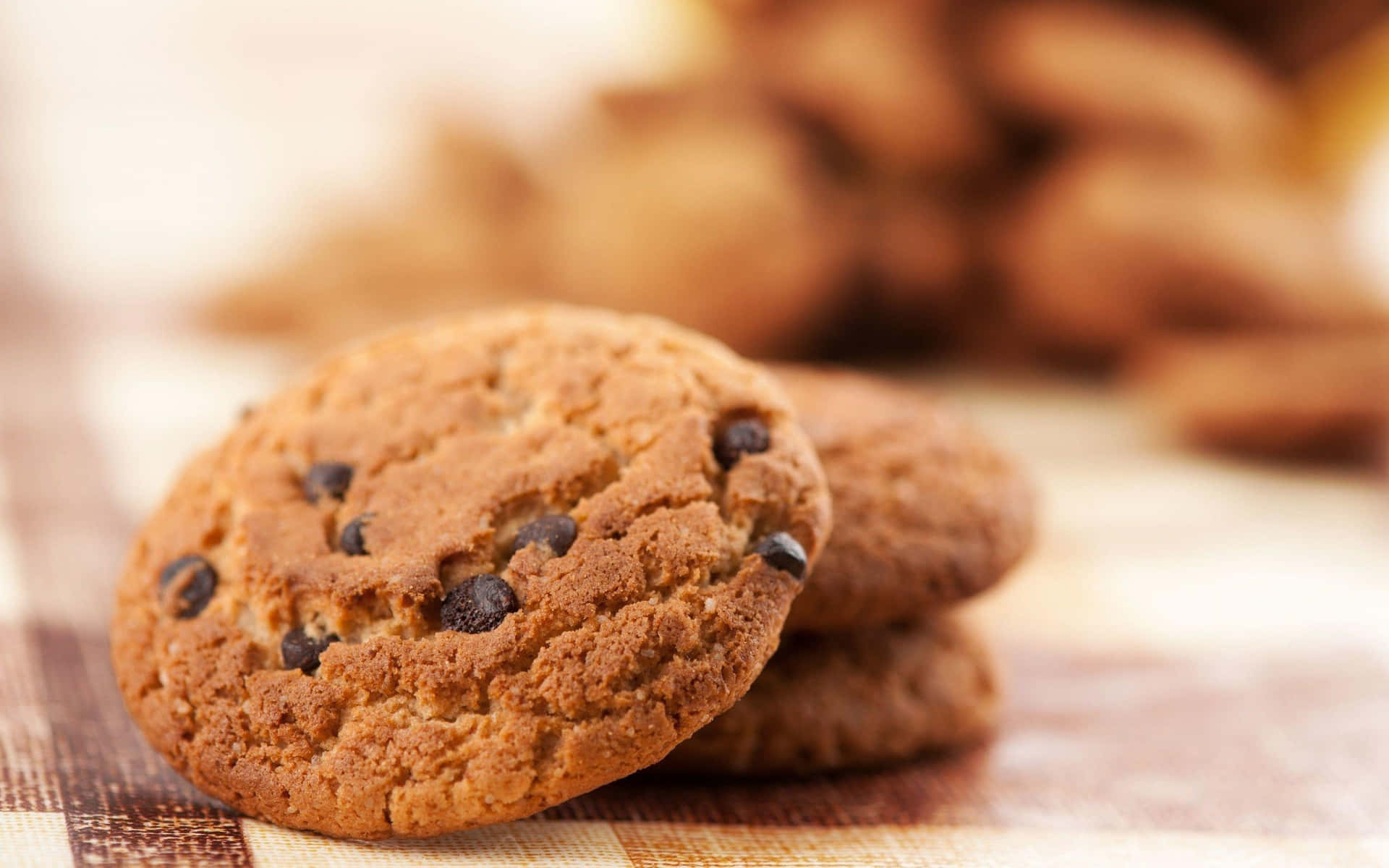 1920x1080 Cookies Background Thin Chocolate Chip Cookies
