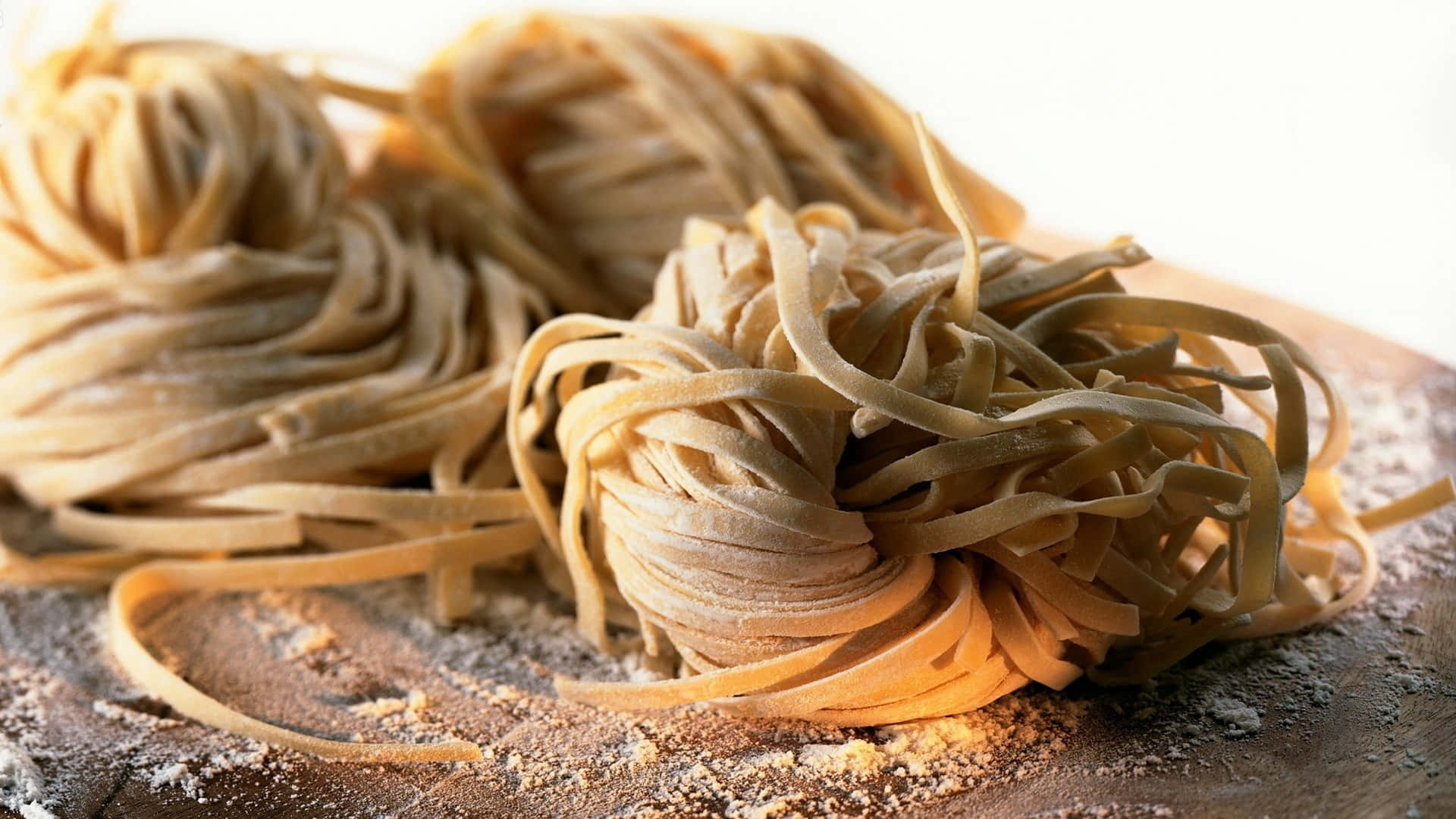 Enkel håndlavet linguine-pasta 1920x1080 Pasta Baggrund