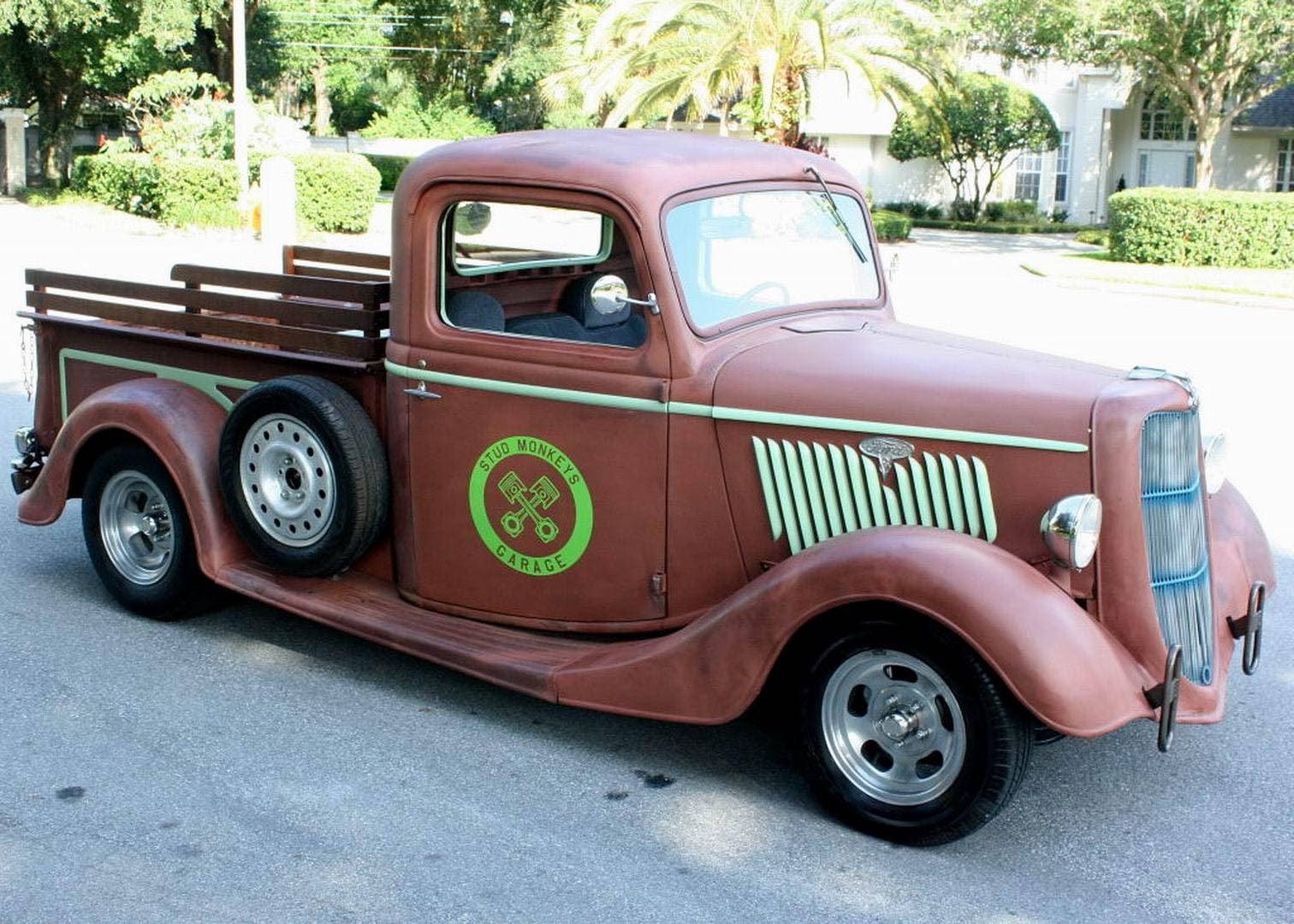 1935 Old Ford Truck Wallpaper