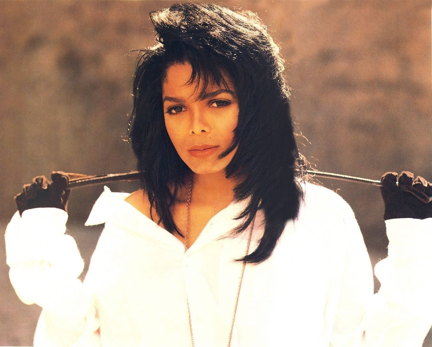 1990’s American Star Janet Jackson As A Fashion Icon Wallpaper