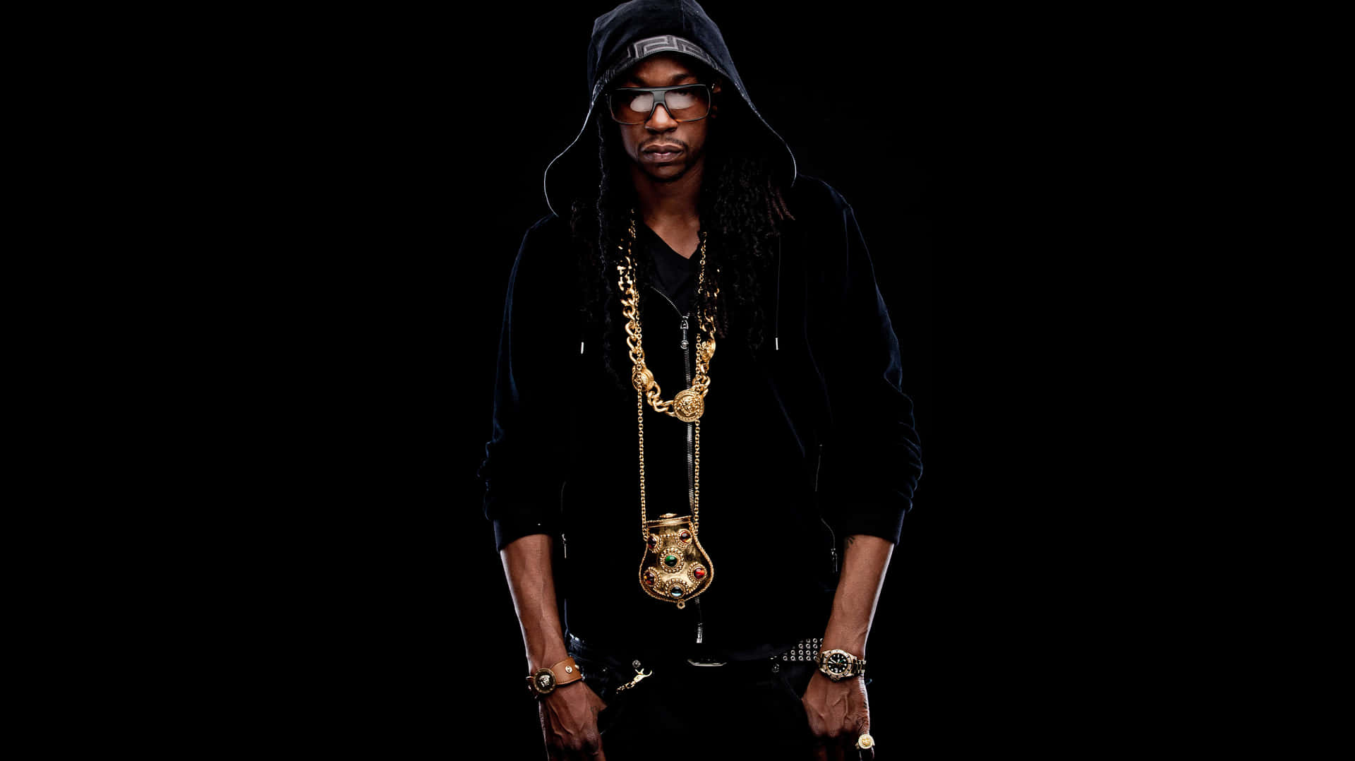 2 Chainz wearing his “Most Expensivest” chain