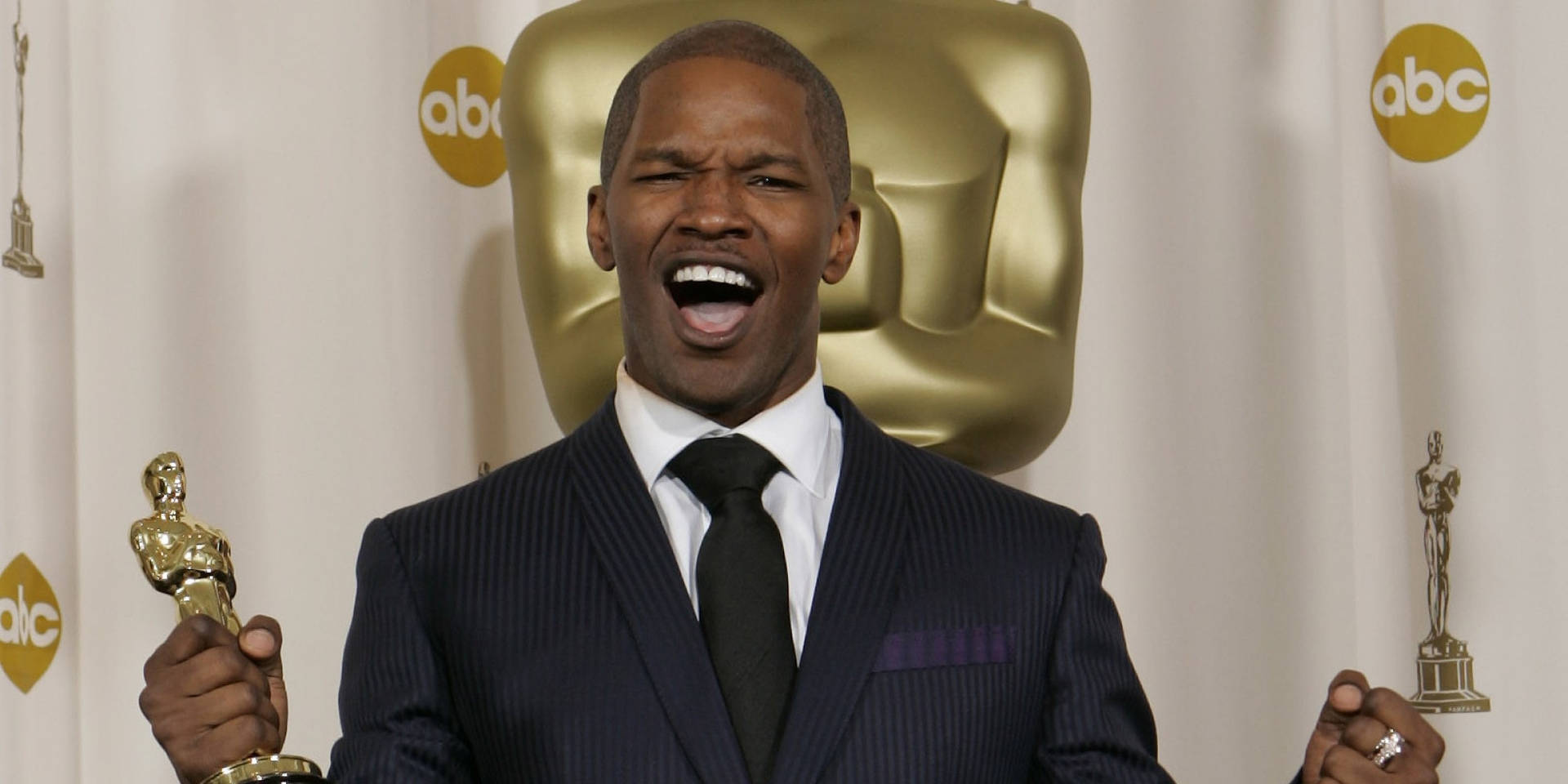 Jamie Foxx attends the 76th Annual Academy Awards - 2004 Wallpaper