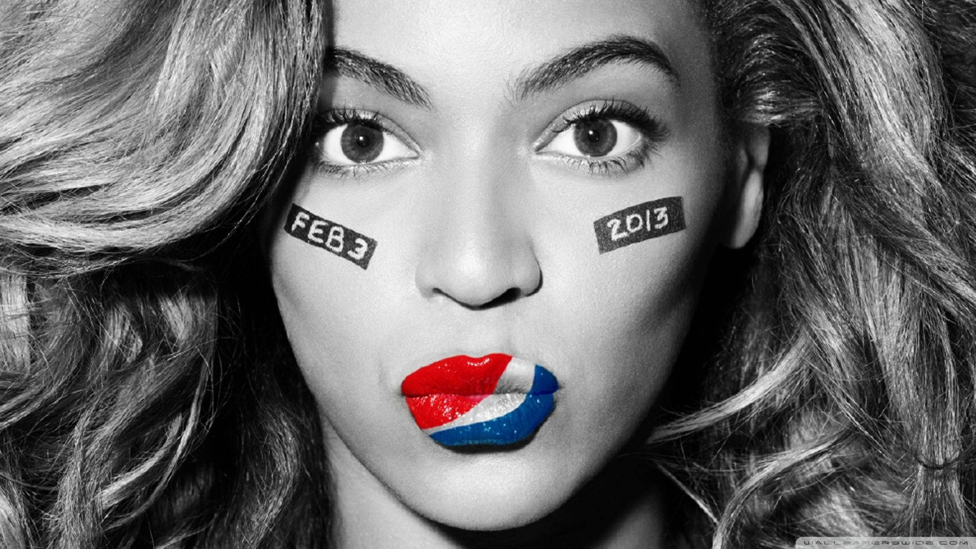 Beyonce enjoying Pepsi Wallpaper