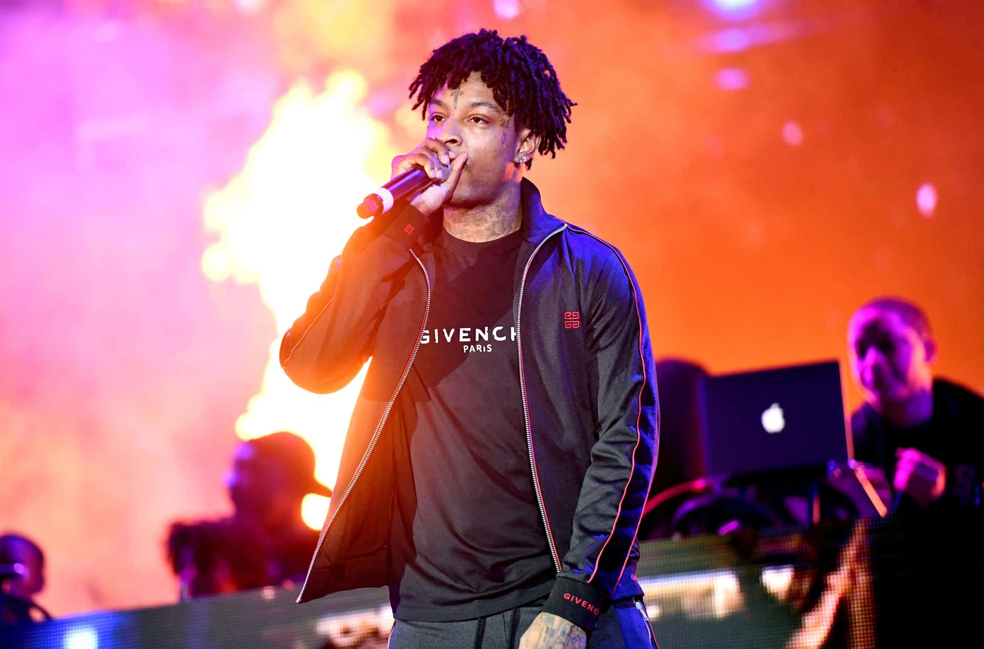 21savage Is A British Rapper And Songwriter. He Gained Popularity In 2015 With His Mixtapes And Later Achieved Mainstream Success With His Debut Studio Album 