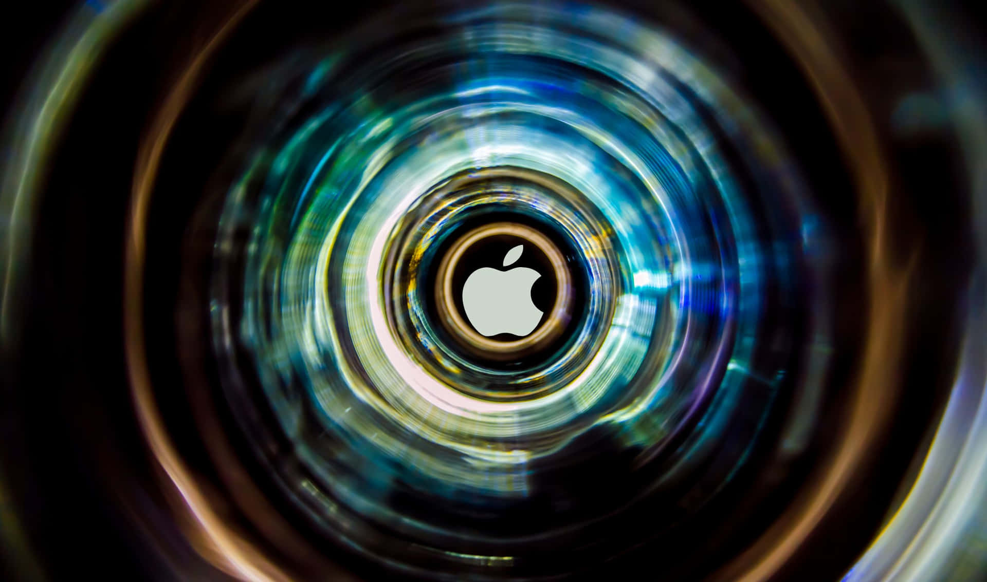 Sfondocon Logo Apple In Lente Della Fotocamera, Dimensioni 2440x1440.