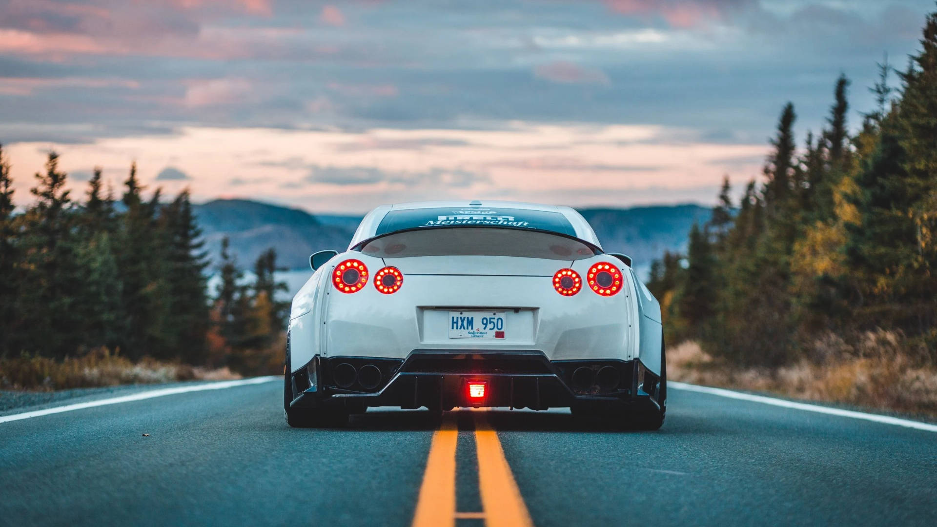 2560 X 1440 Car White Nissan Gt-r Picture