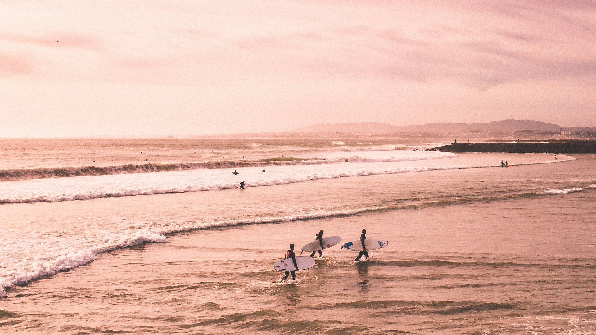 2560x1440 Summer Beach Surfers Wallpaper